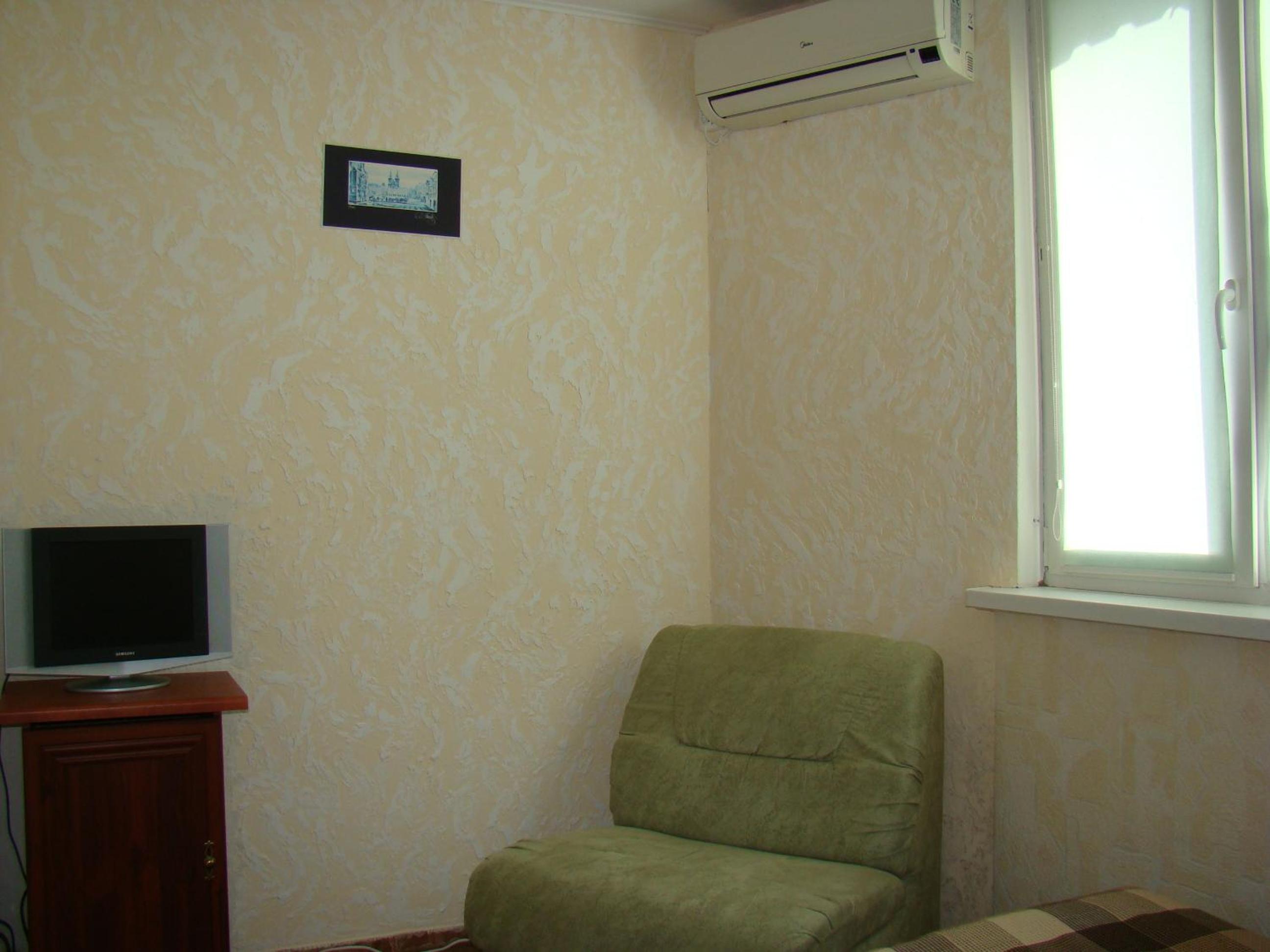 Mini-hotel in Odessa Yard view 4