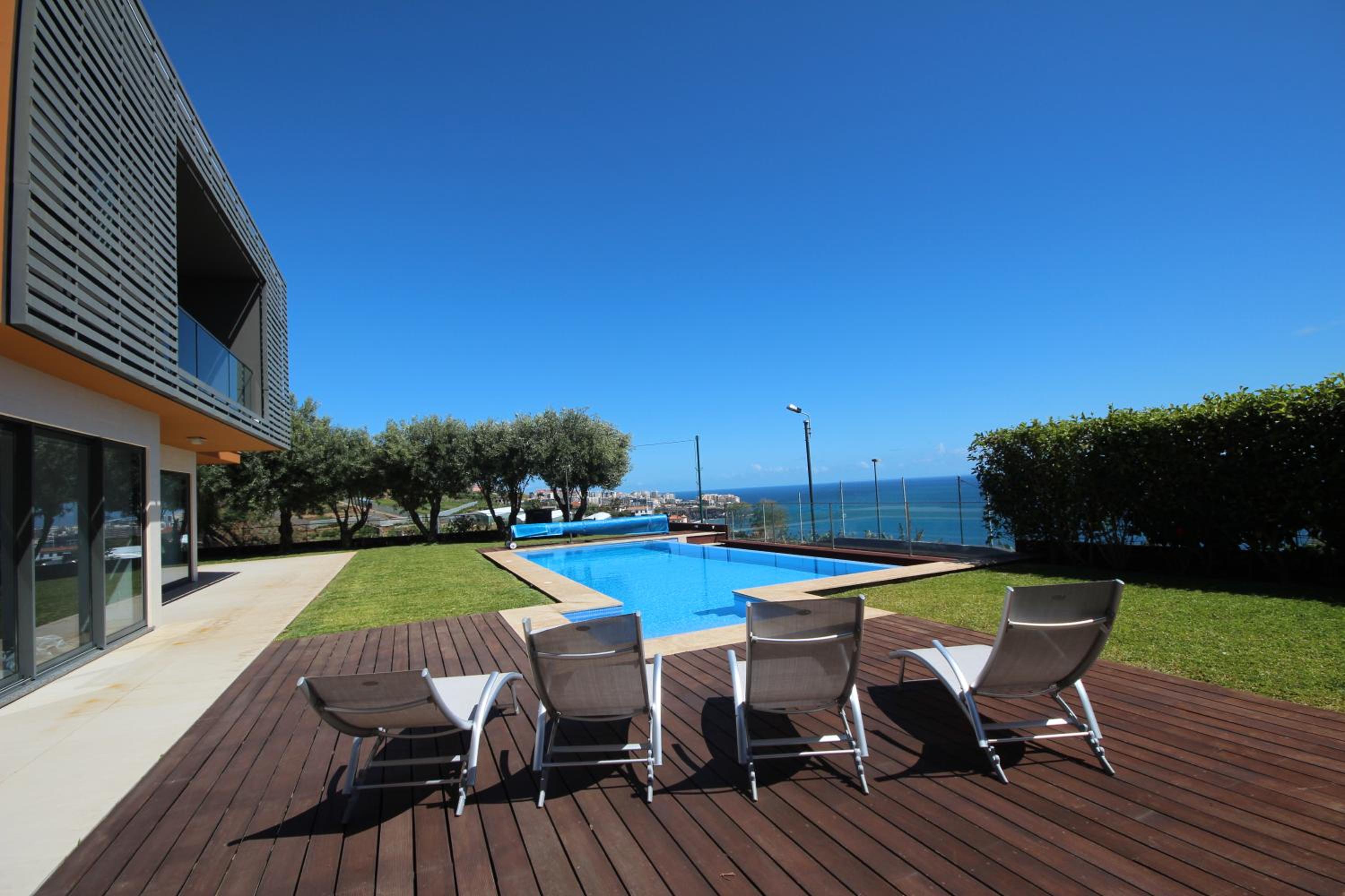 Villa Vitoria - by LovelyStay