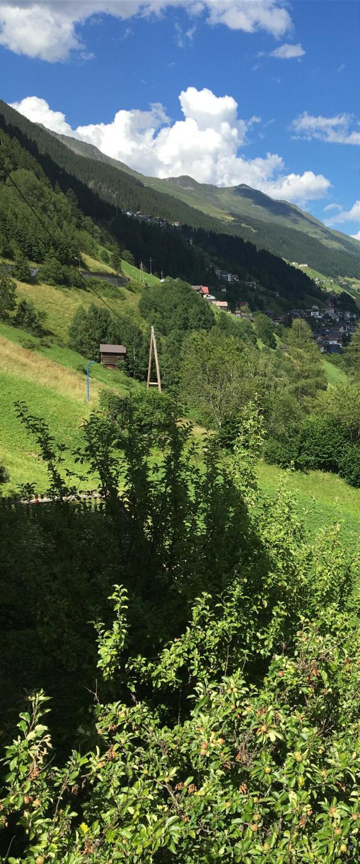 Apart Garni Dorfblick