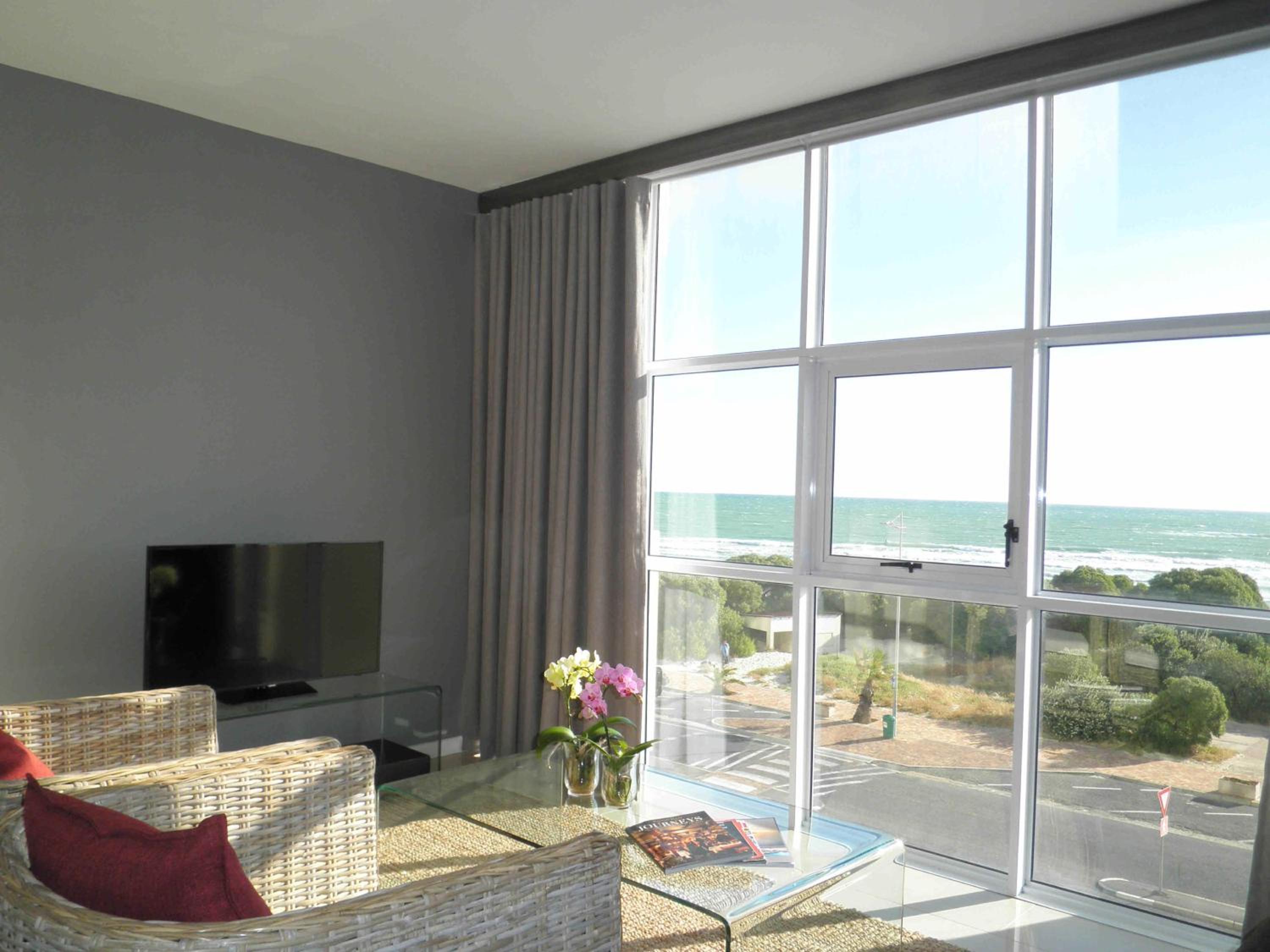 308 St Tropez view 3