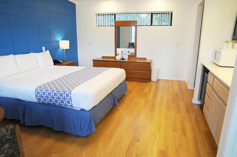 CCBC Resort Hotel - A Gay Men's Resort
