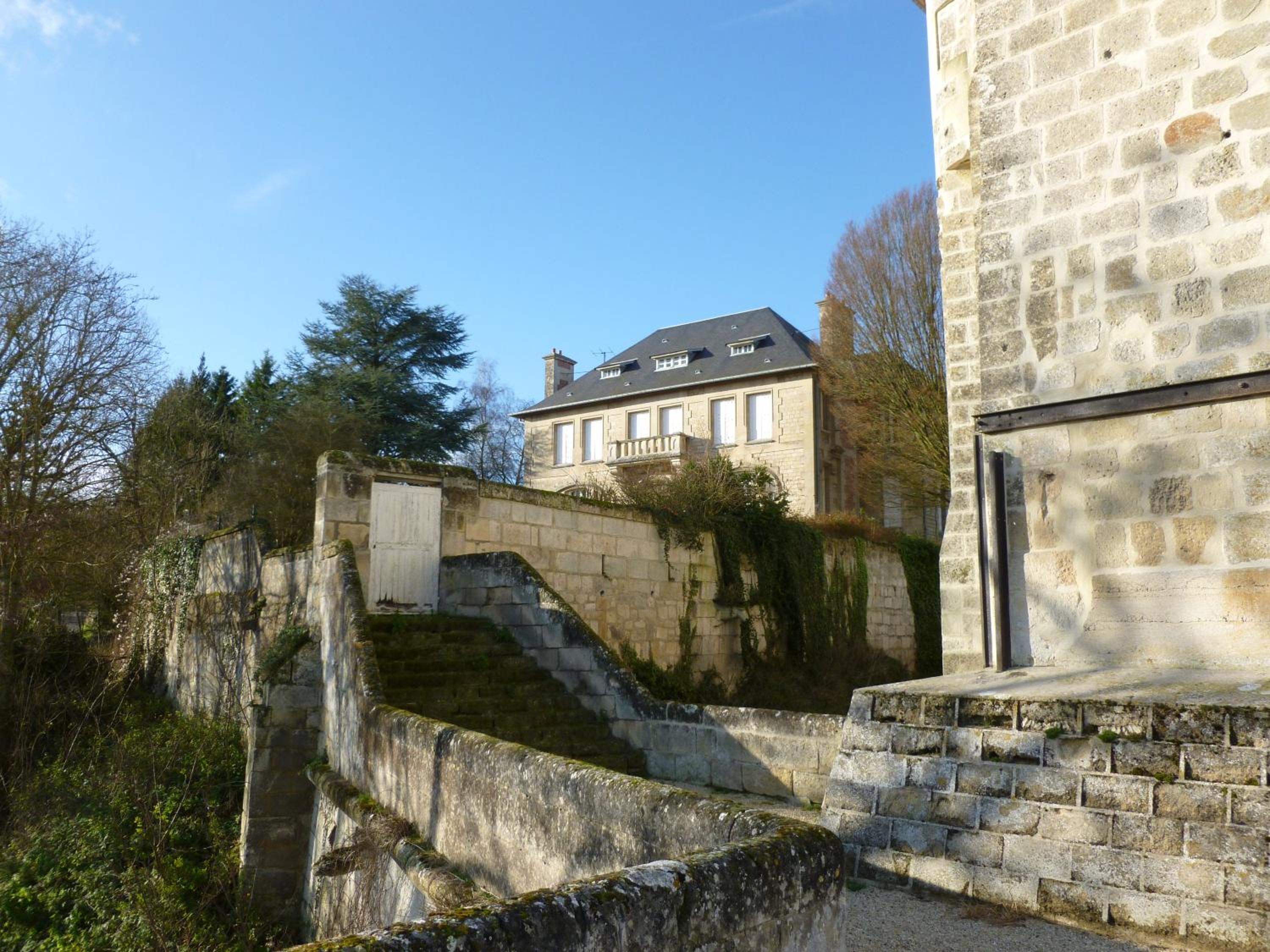 Photo 10