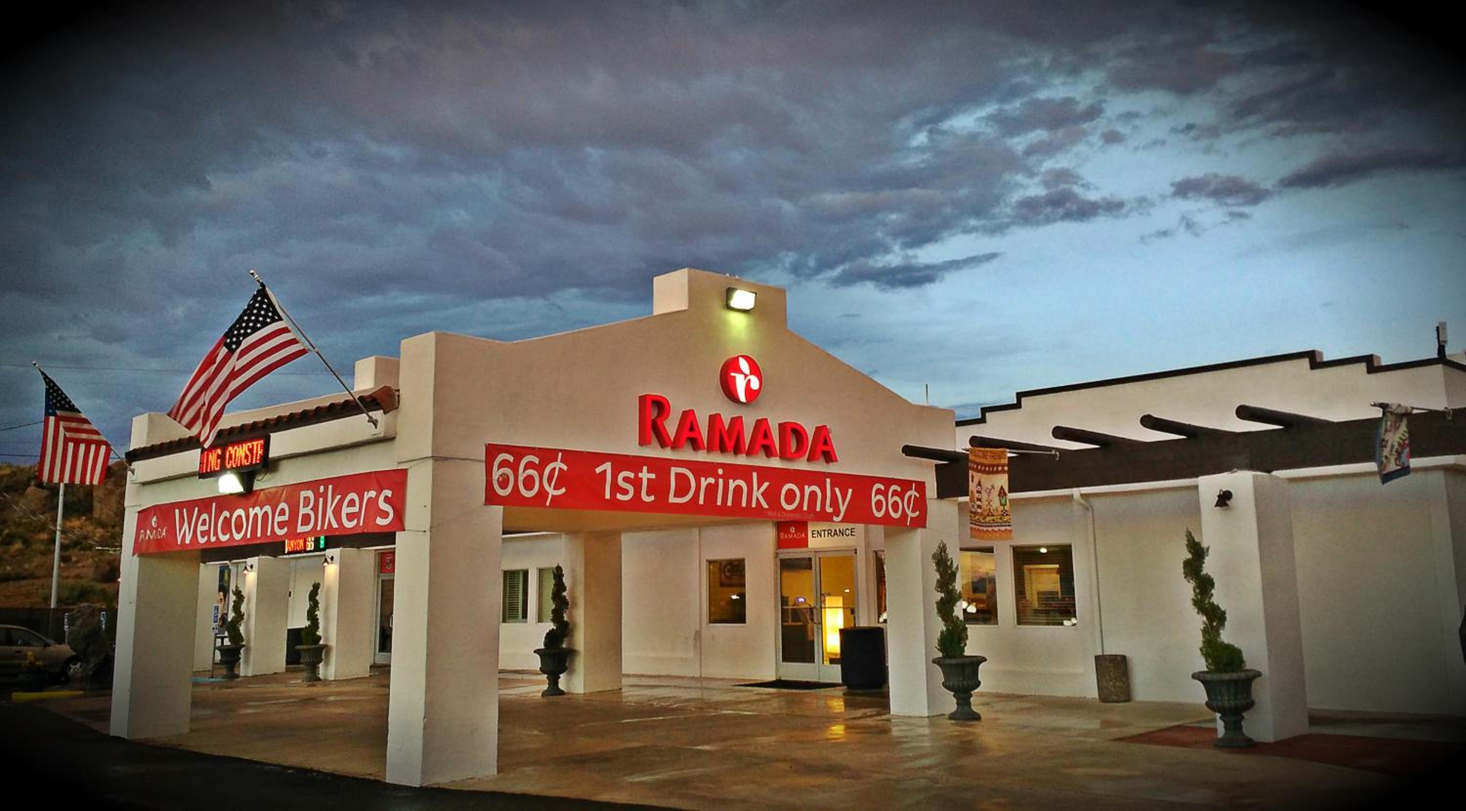 Kingman Vacations - Ramada by Wyndham Kingman - Property Image 4
