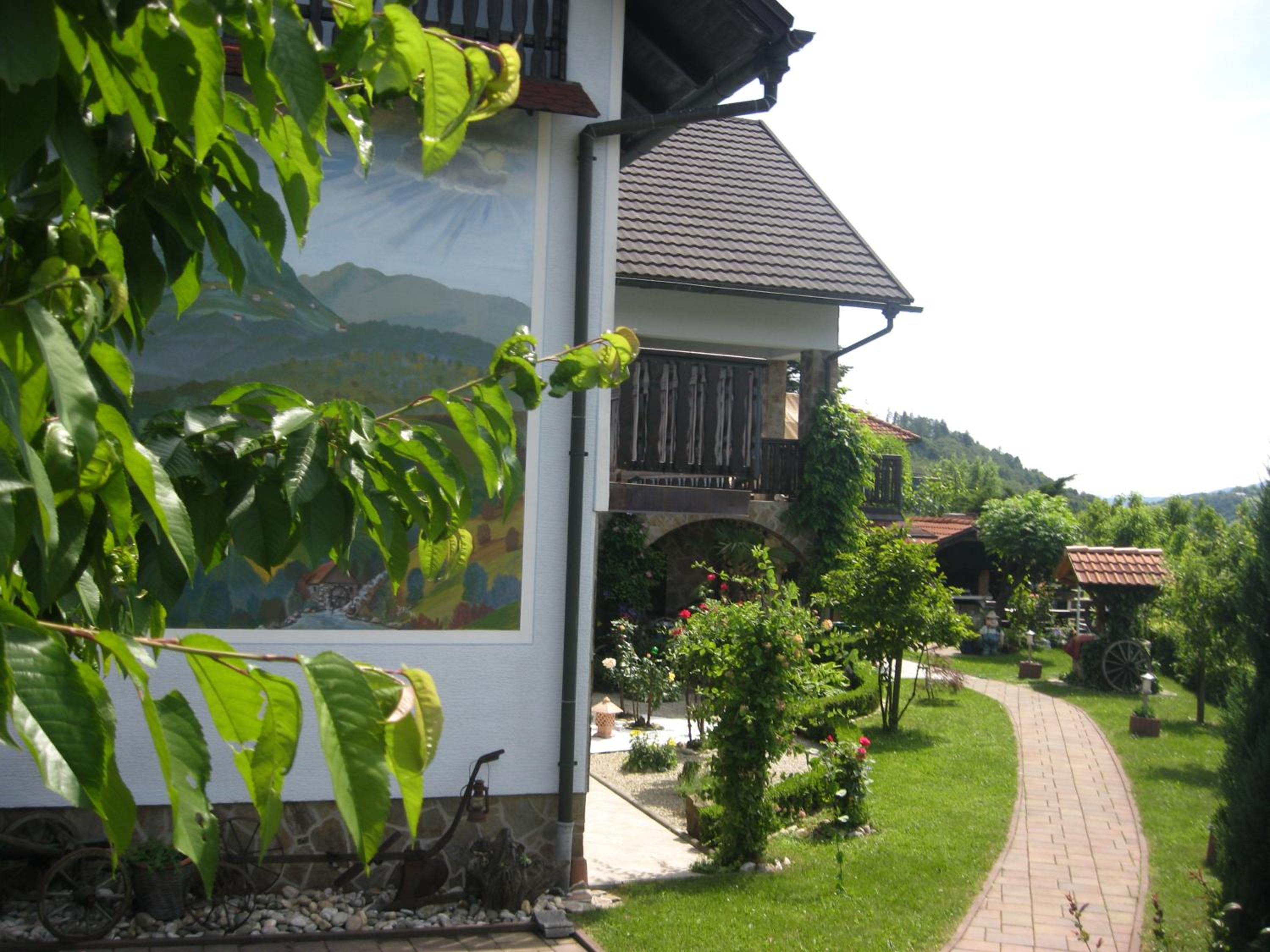 Photo 48