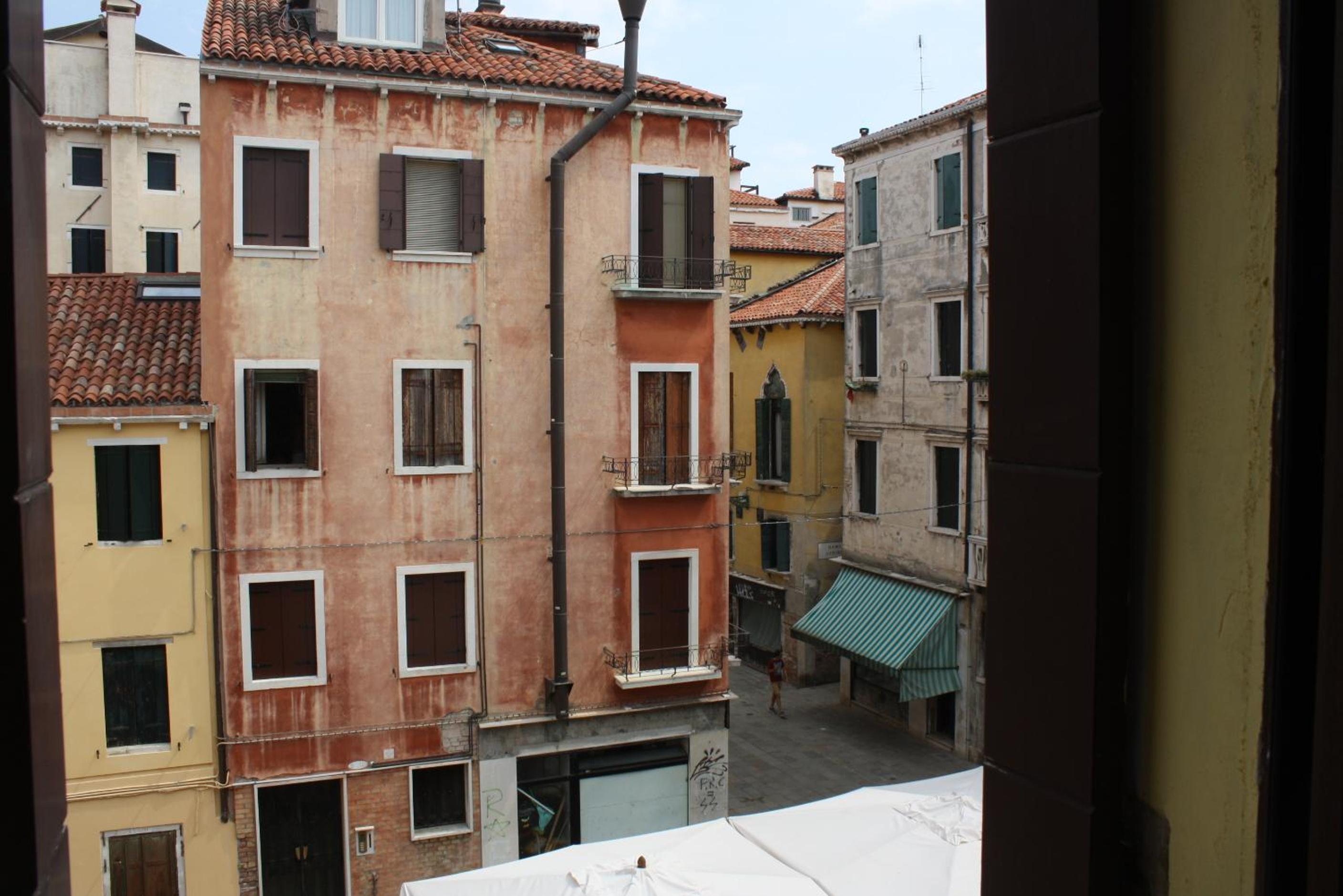 Apartment 2 — Venice