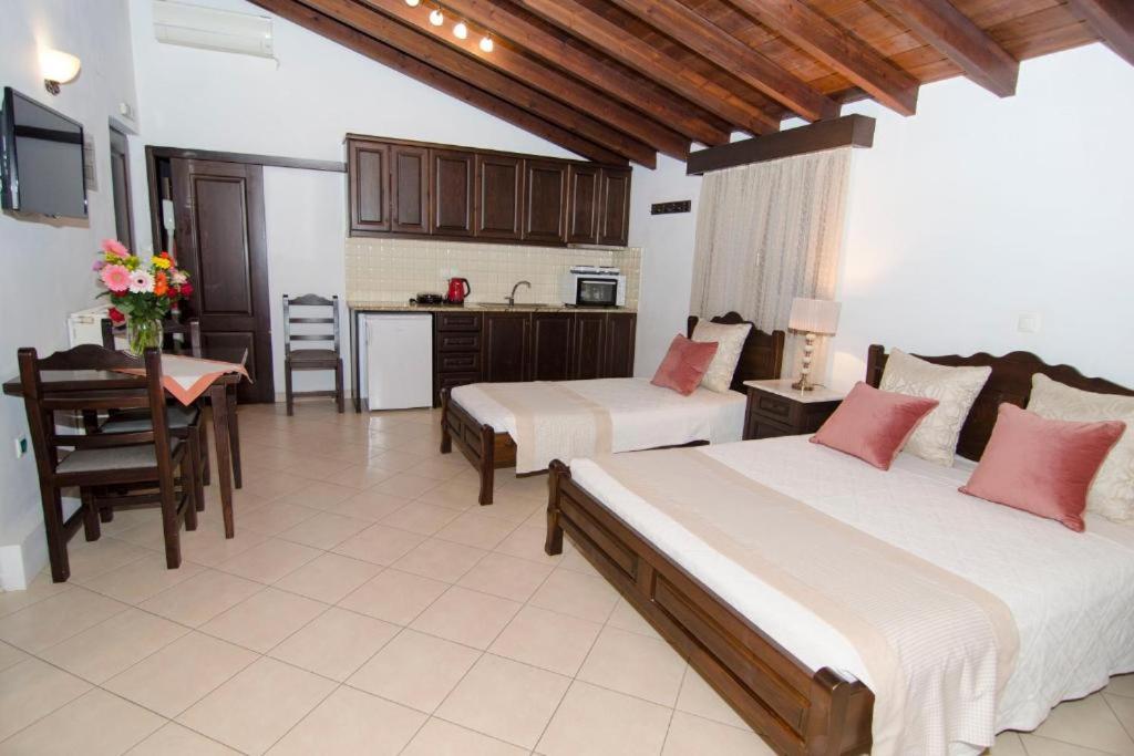 Afrodite Hotel Apartments, photo 2