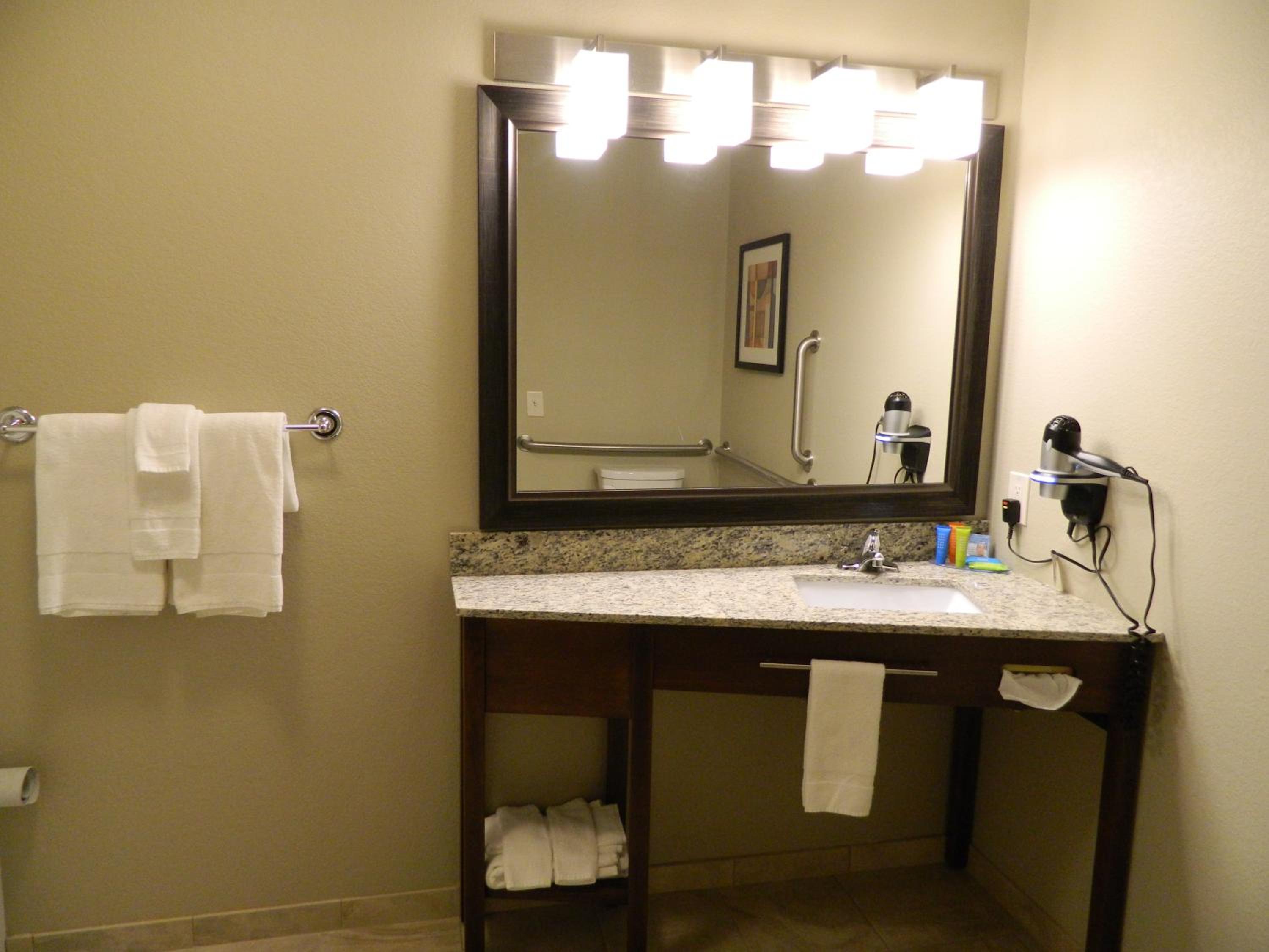 Brookstone Lodge & Suites