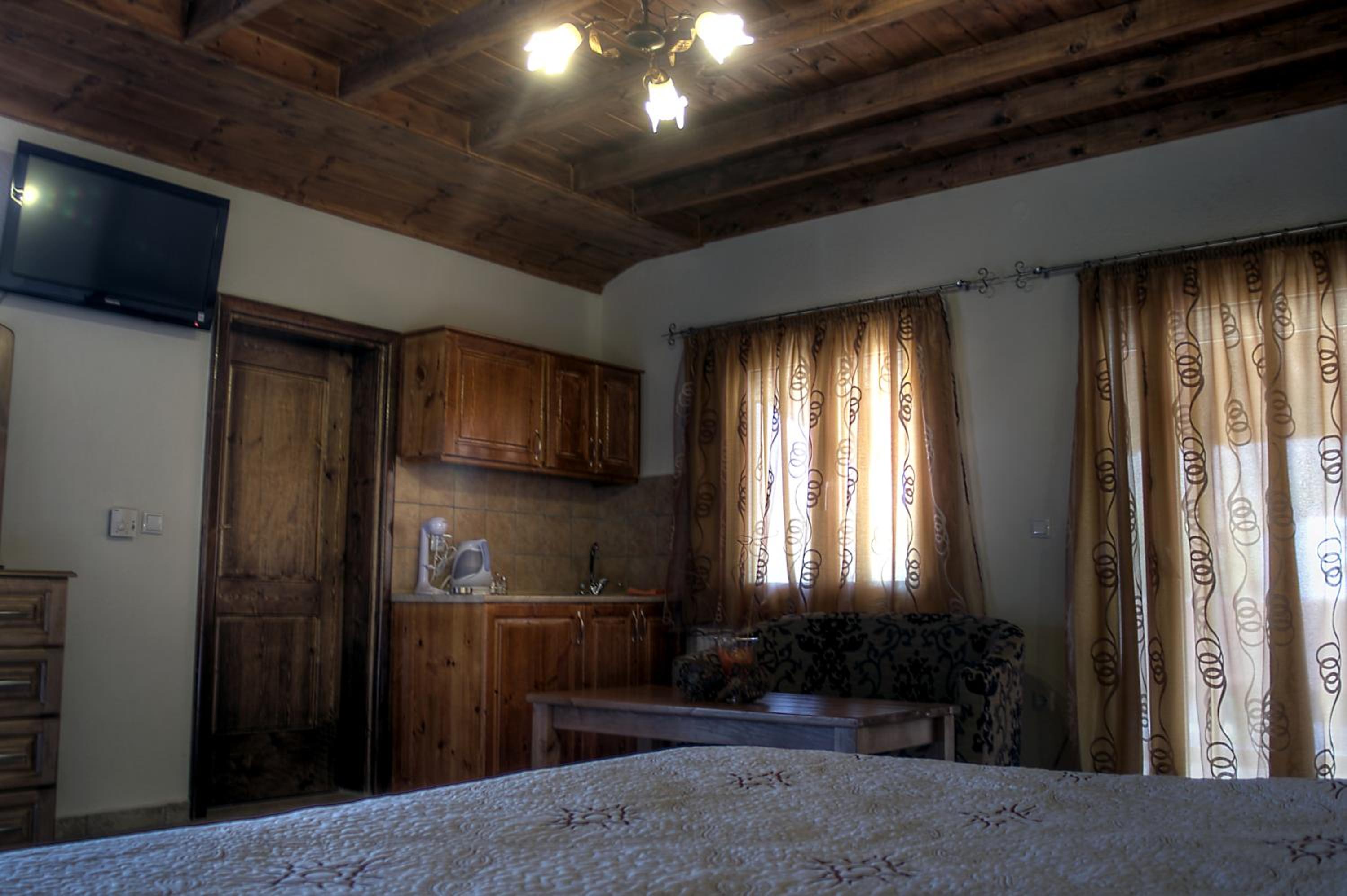 Toula Rooms view 4