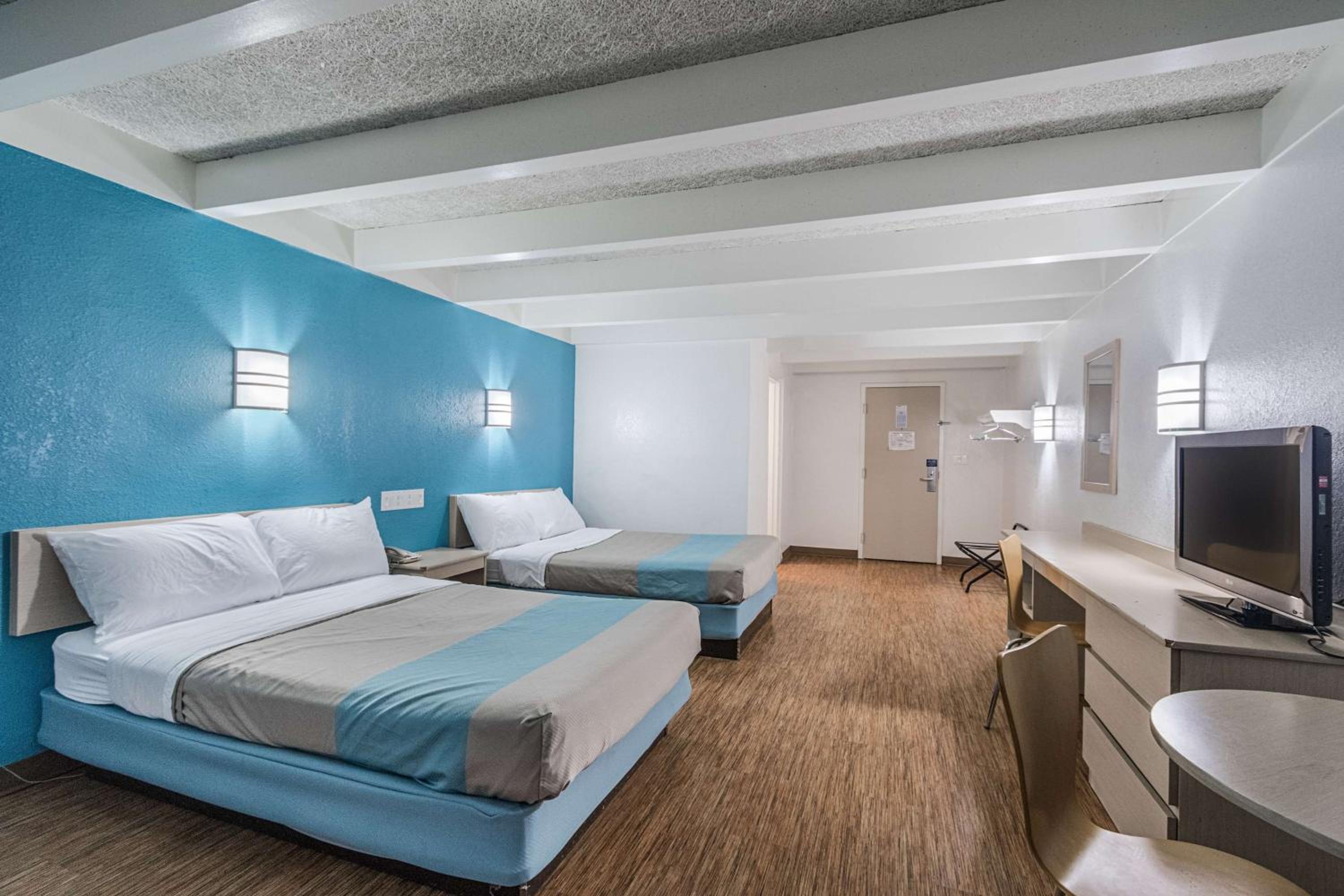 Kokomo Vacations - Motel 6-Kokomo, IN - Property Image 11