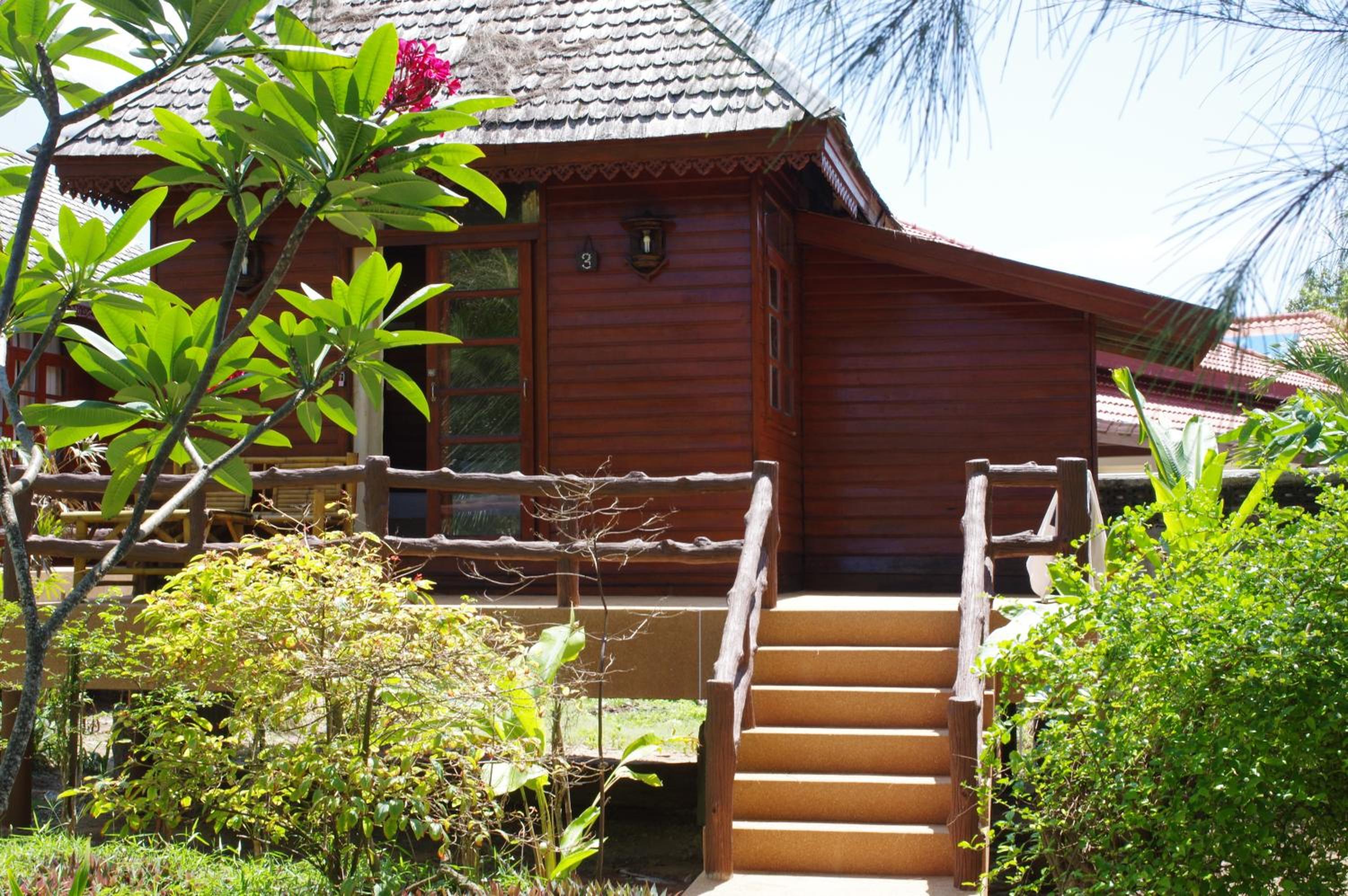 Thai House Beach Resort