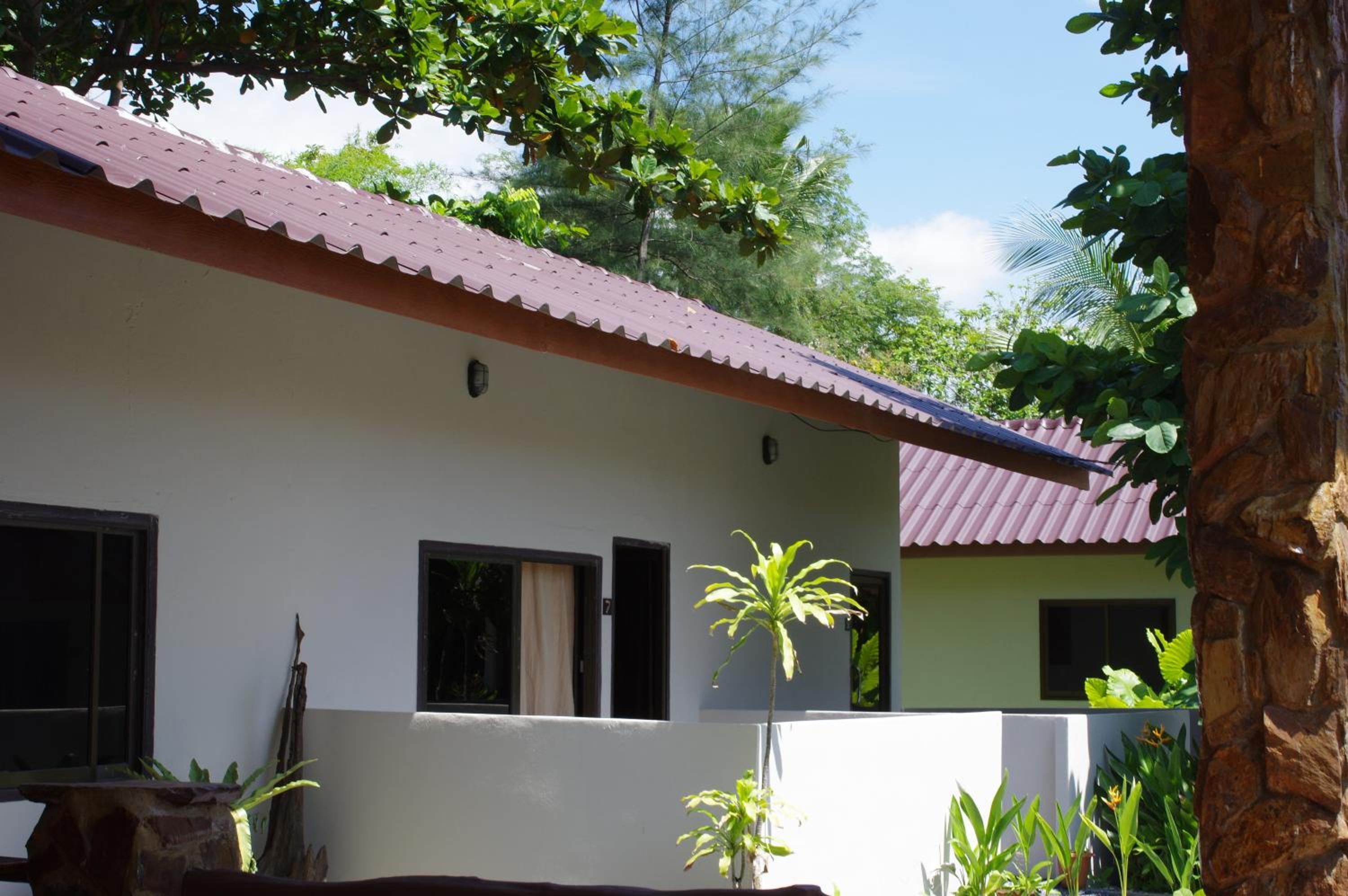 Thai House Beach Resort