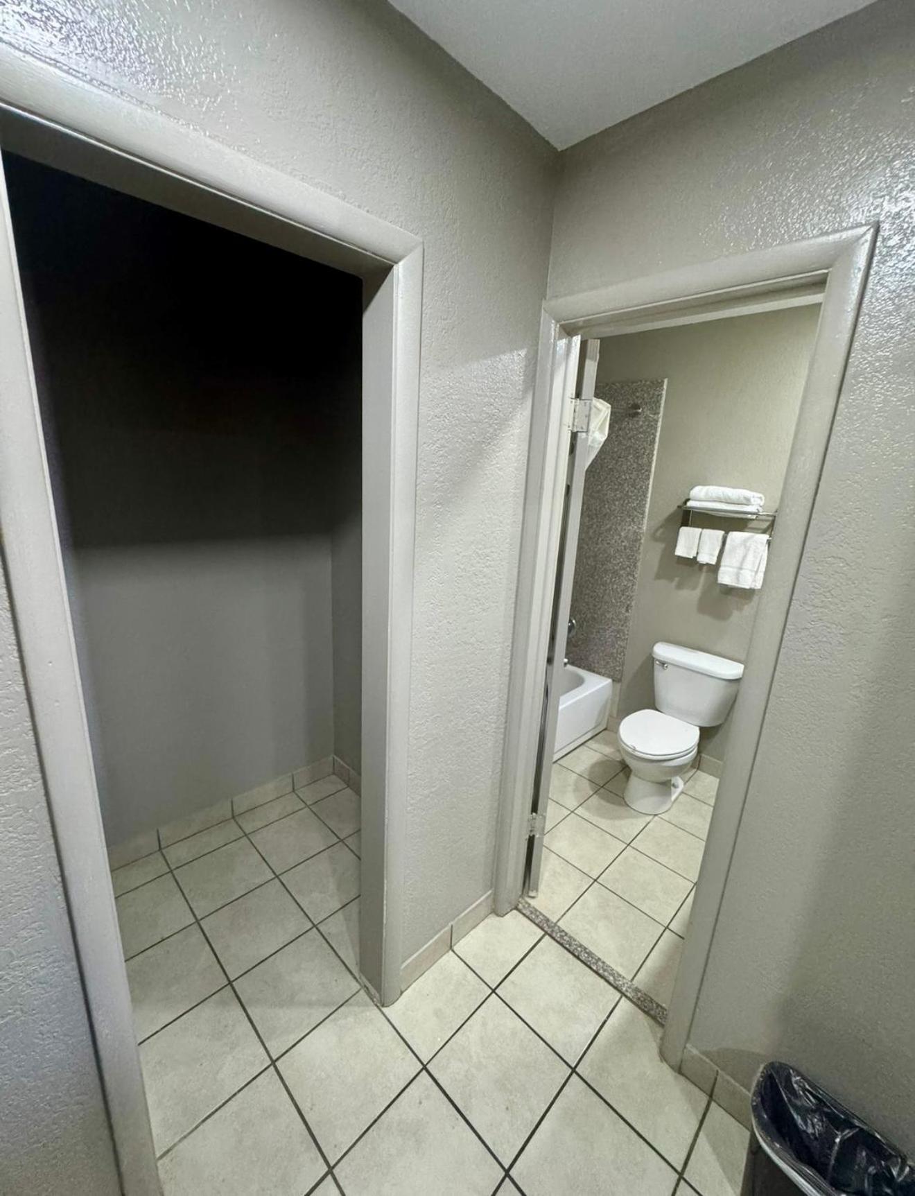 Economy Inn, photo 16