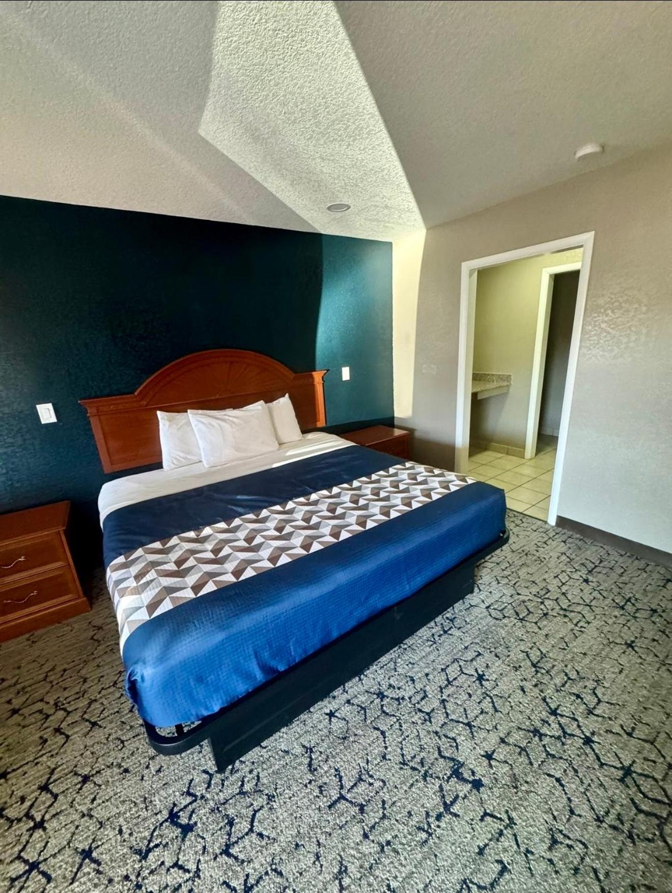 Economy Inn, photo 12
