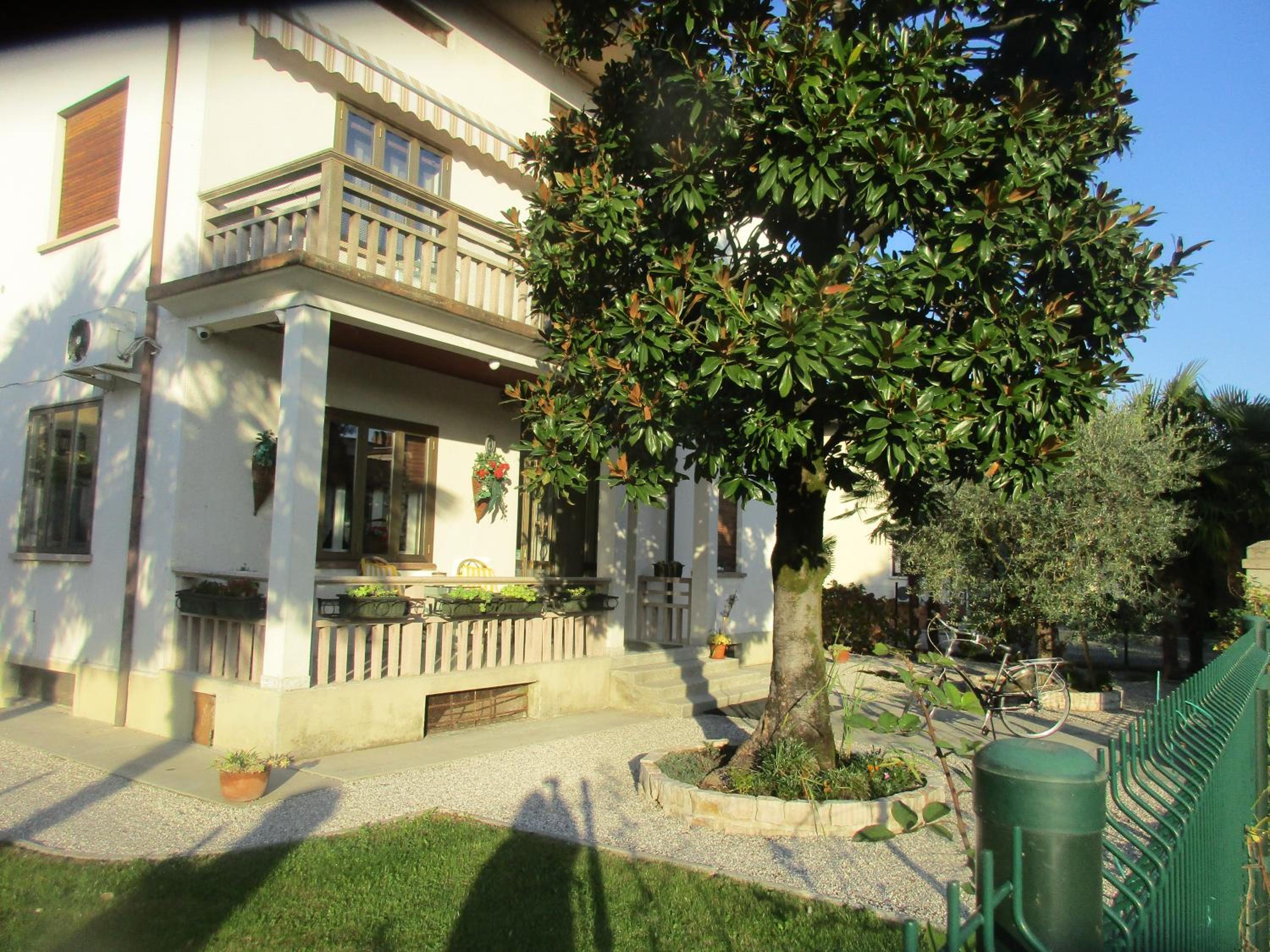 CASA ROMAN ITALIA, Center Sacile view 4