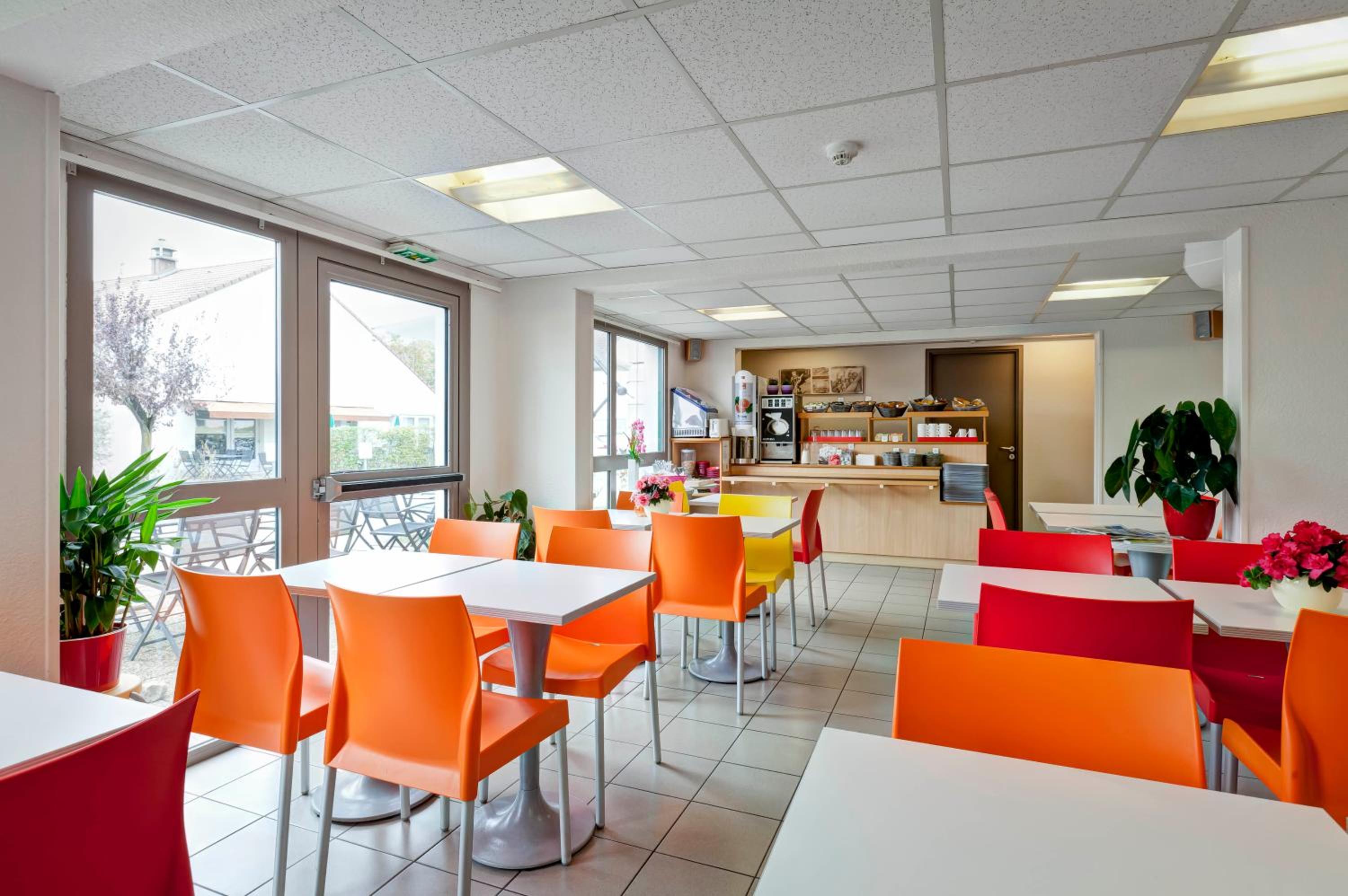 Chalon-Sur-Saone Vacations - Premiere Classe Chalon Sur Saone - Property Image 11