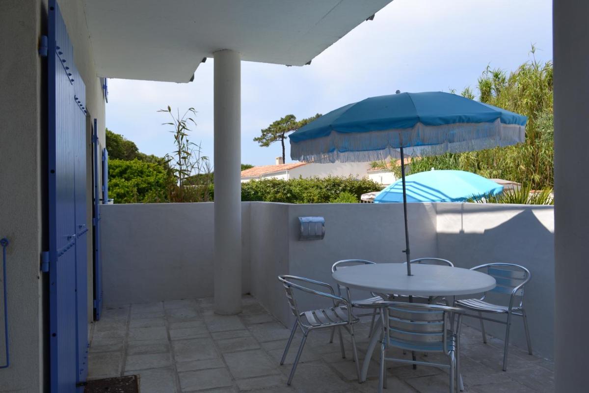 outdoor BBQ area