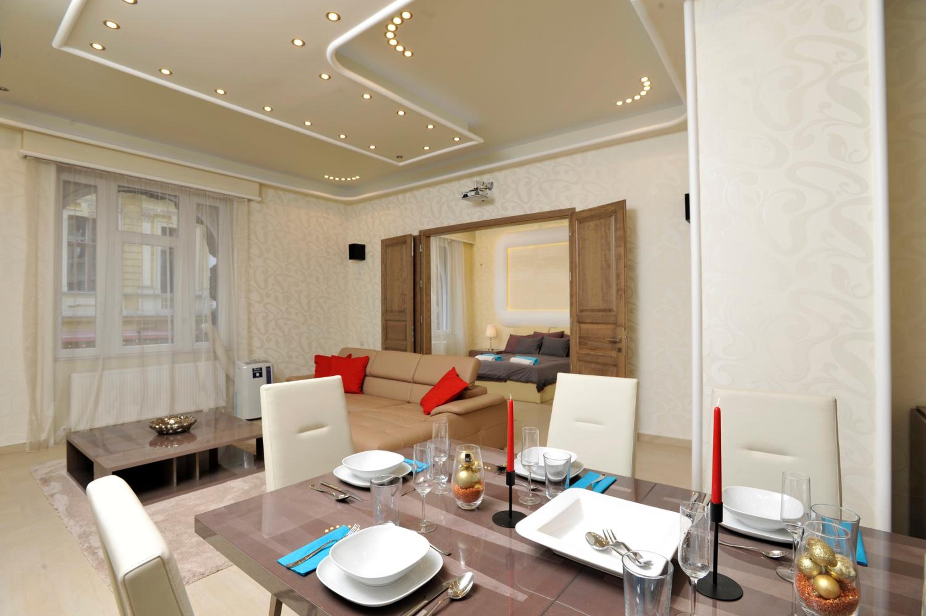 Hotel Basilica Grand Luxury In The Historic Center 2 Bedroom Apartment By Unb