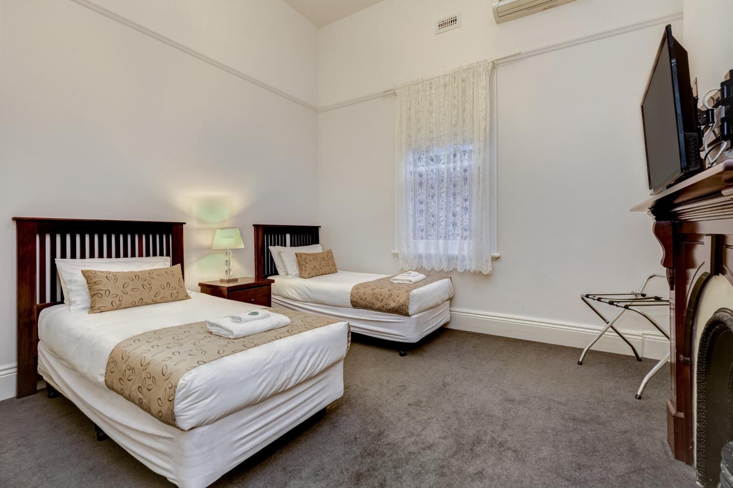 Ballarat Vacations - Seymours On Lydiard - Property Image 4