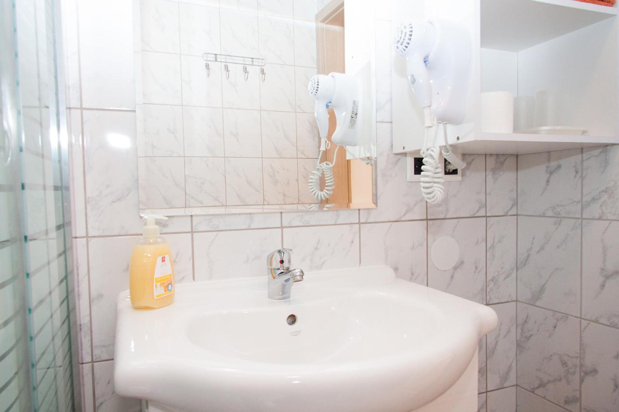 Rooms Garden Zagreb Airport