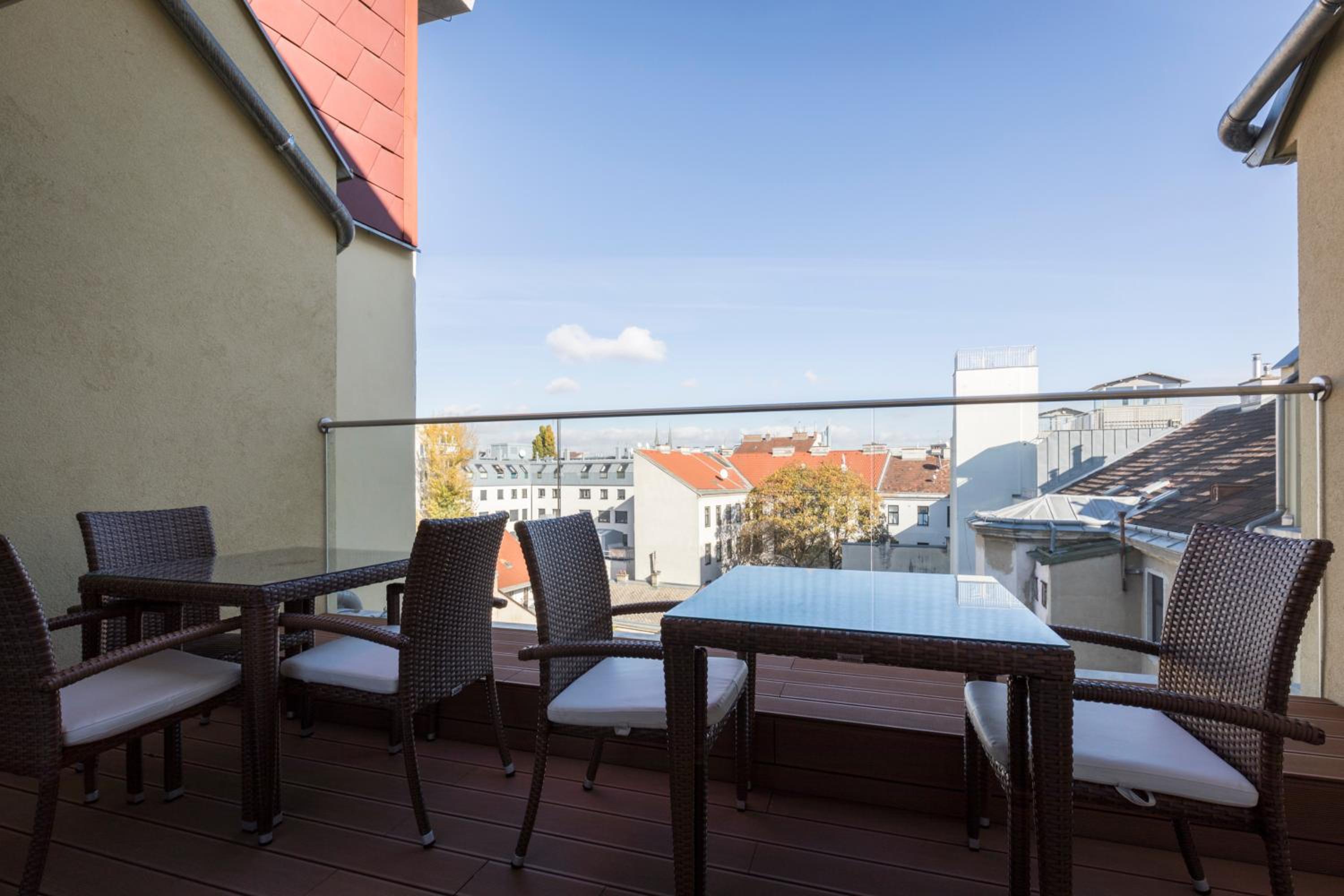Vienna Grand Apartments City