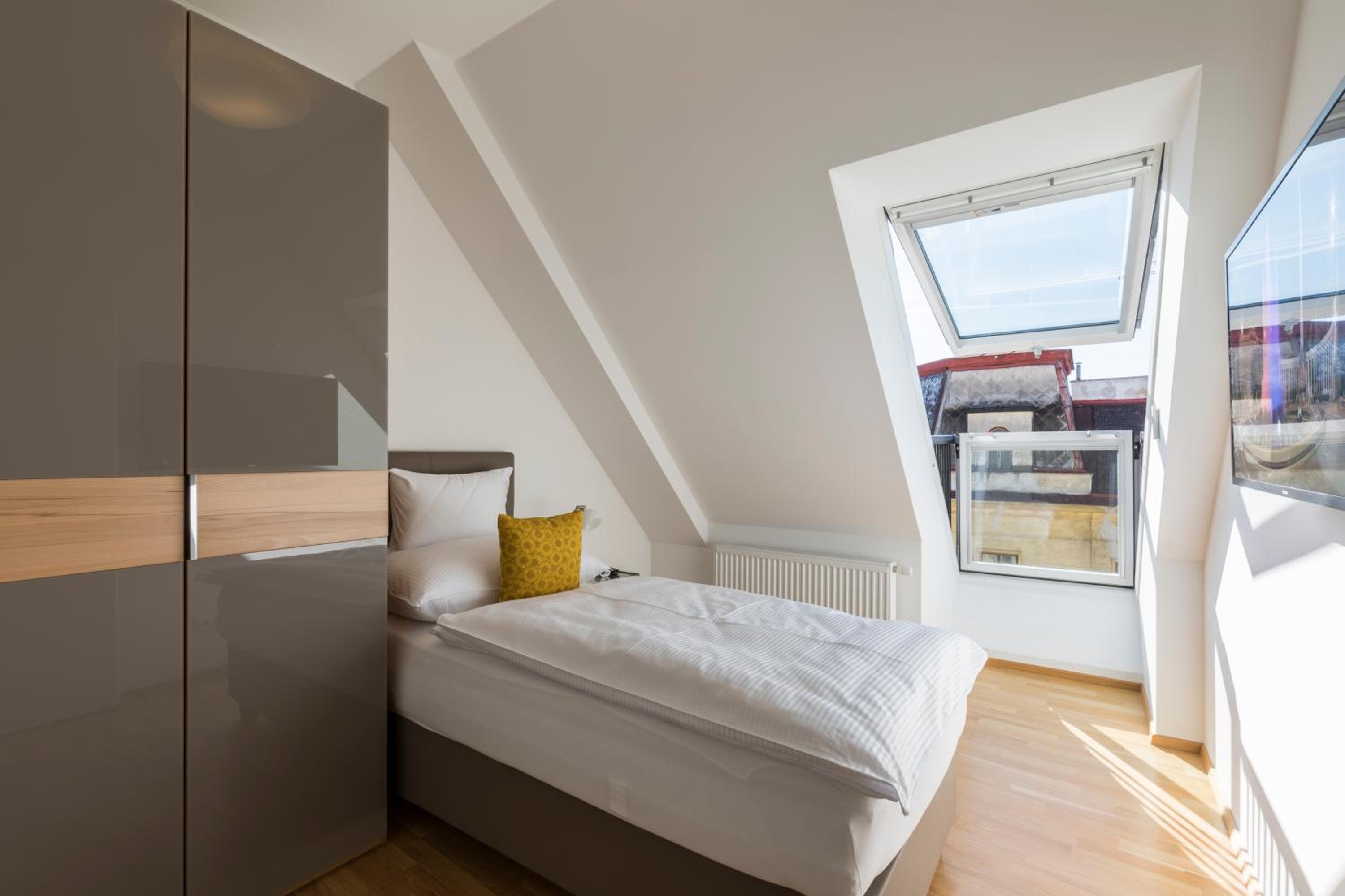 Vienna Grand Apartments City