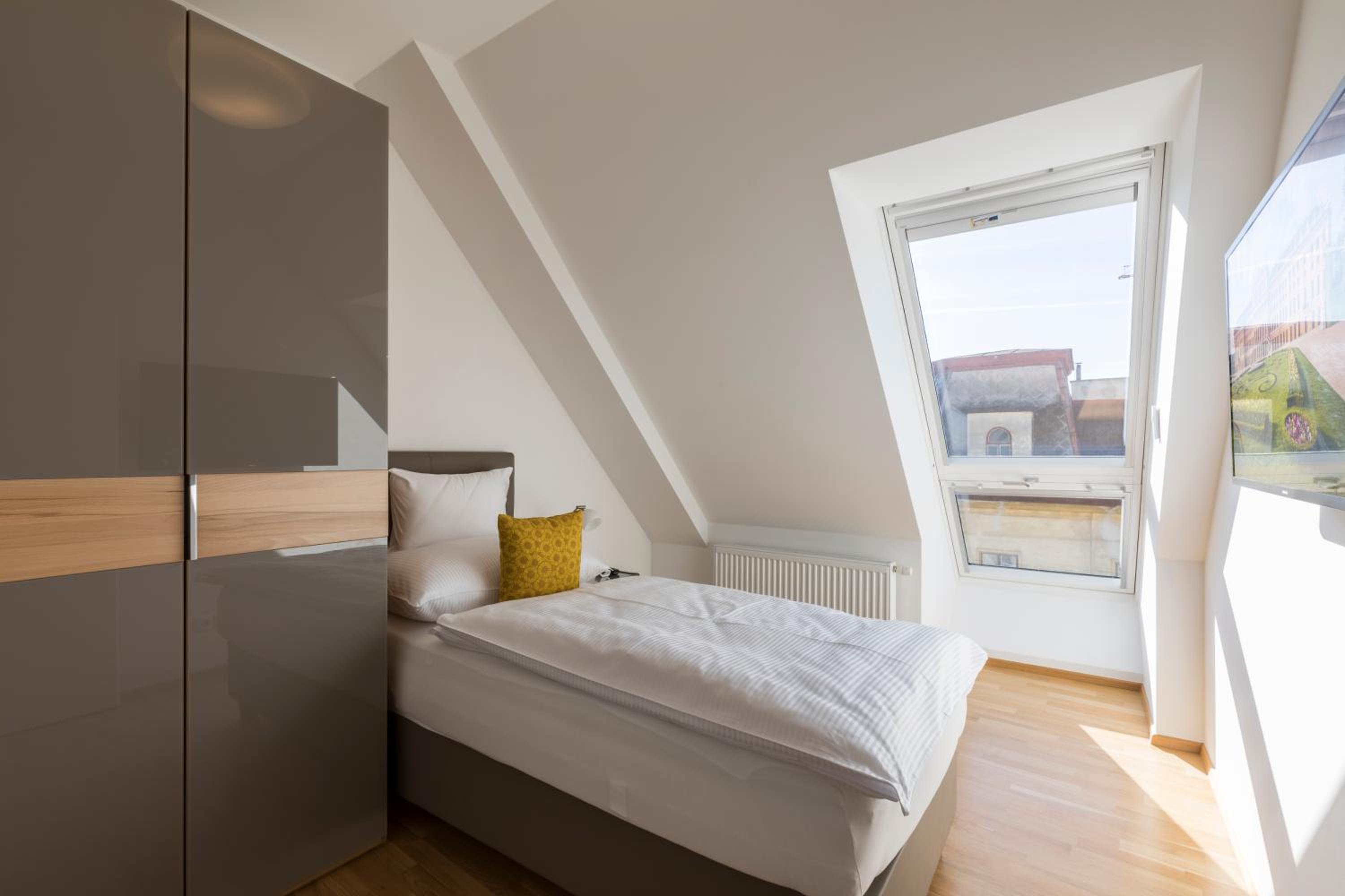 Vienna Grand Apartments City
