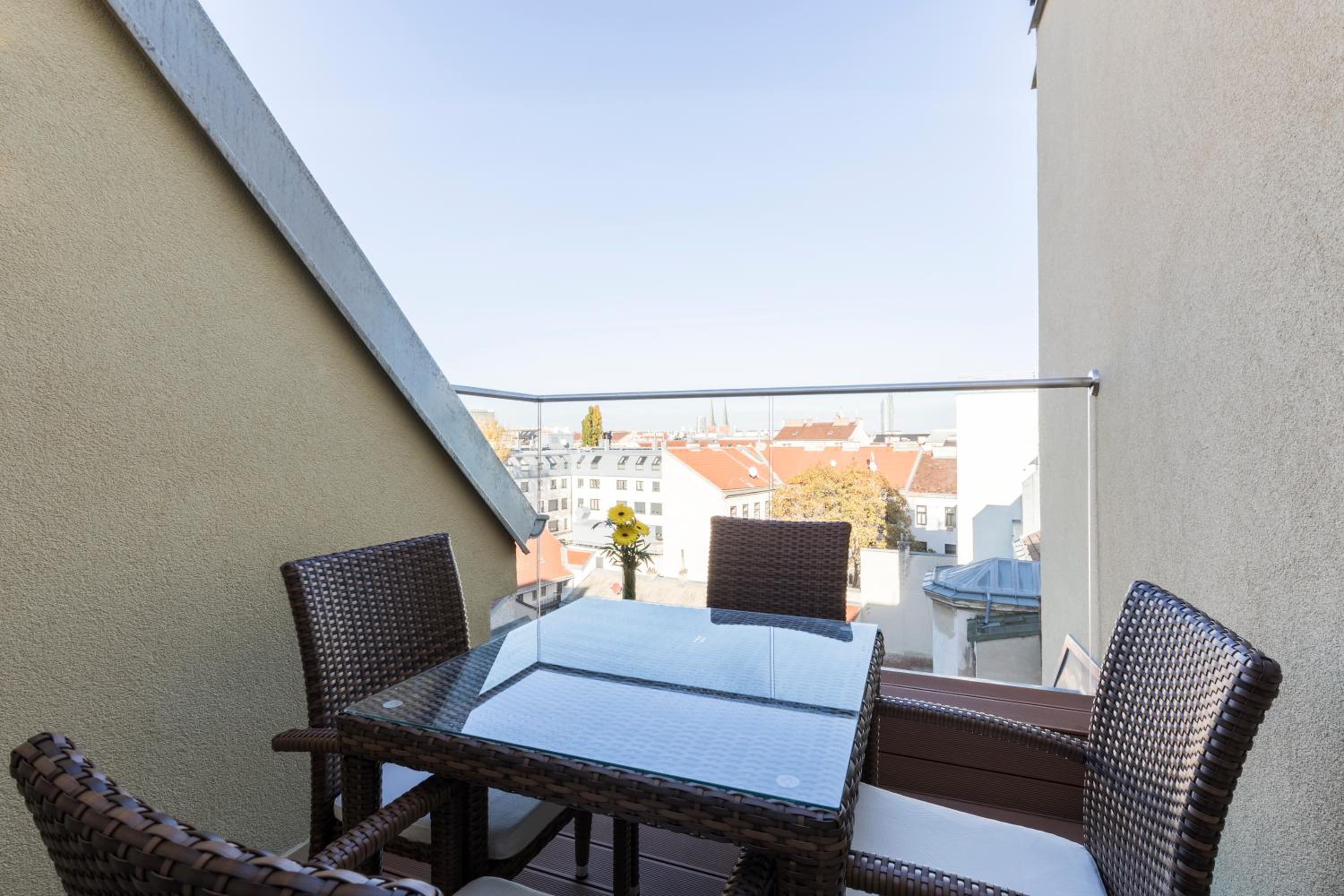 Vienna Grand Apartments City