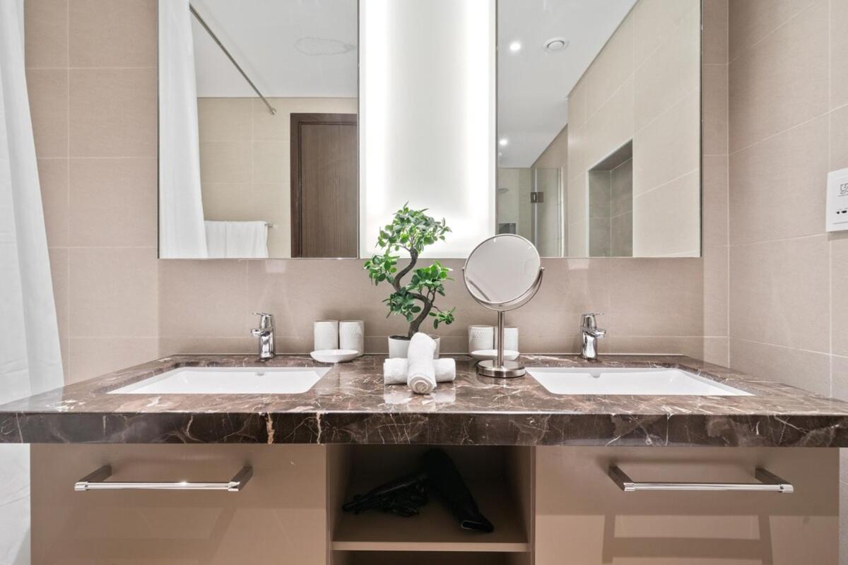 Breathtaking City Views From DT Apt with Terrace 2