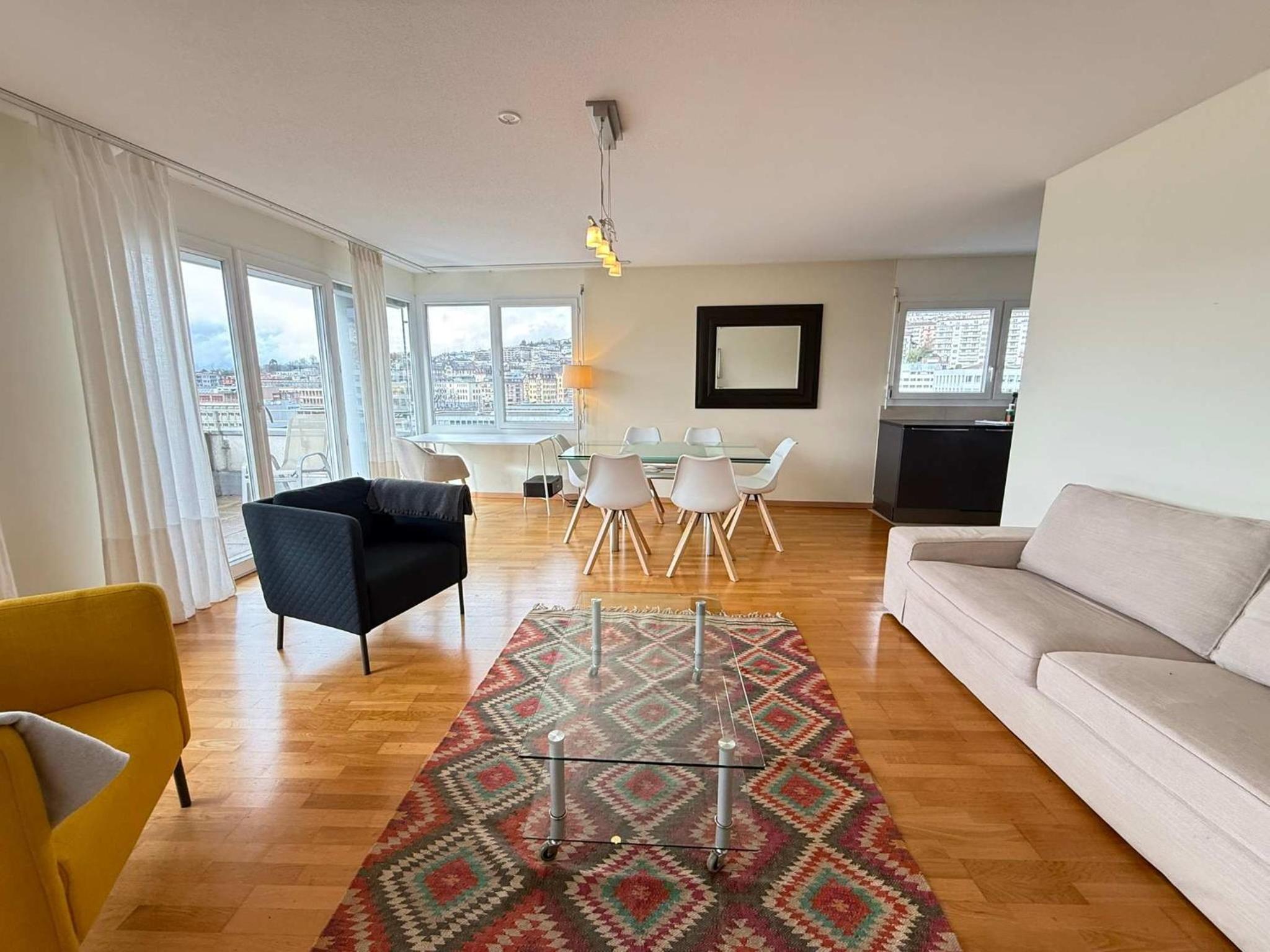 Good location, spacious, comfortable and bright!!, photo 2