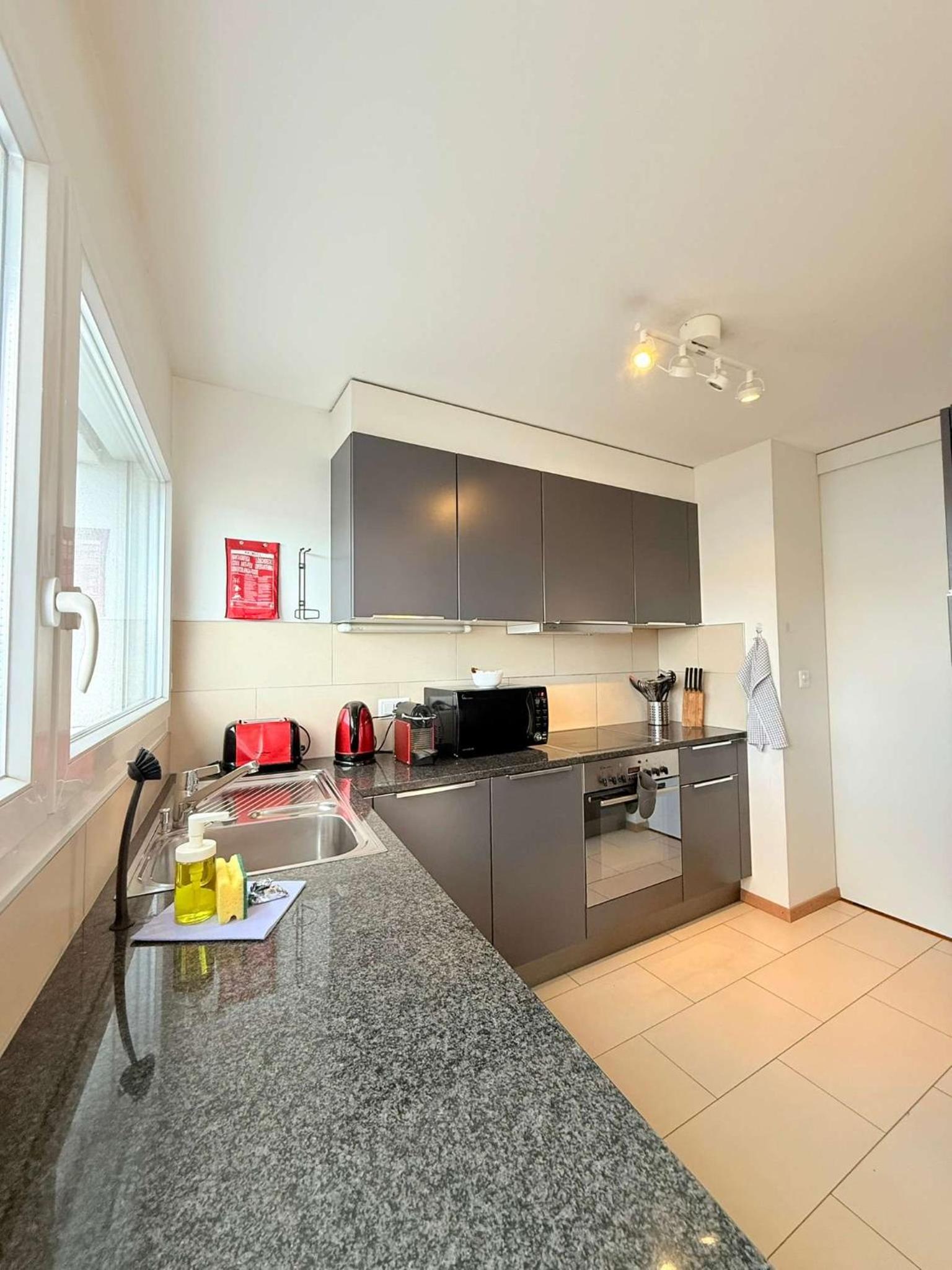 Good location, spacious, comfortable and bright!!, photo 13