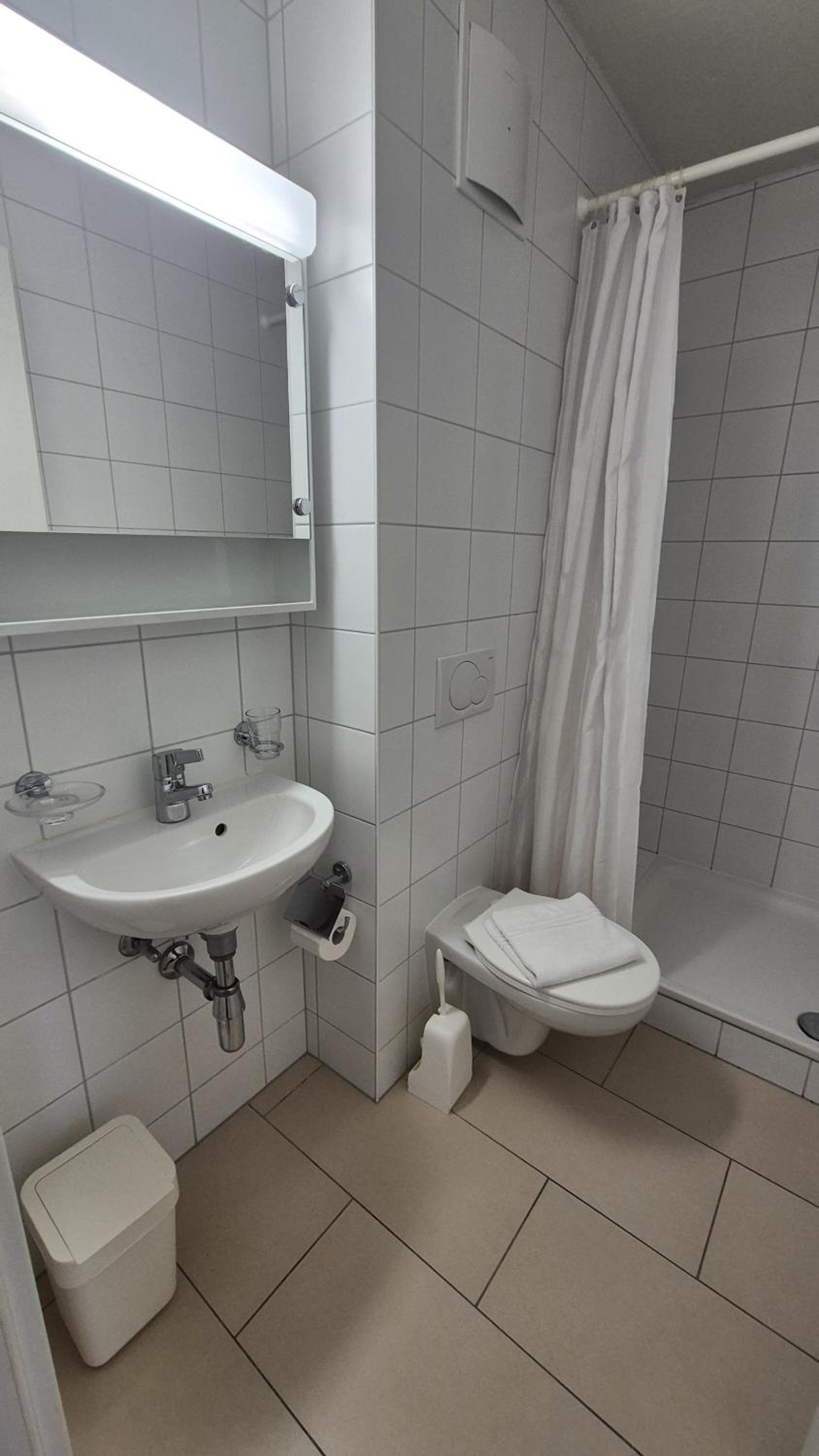 Good location, spacious, comfortable and bright!!, photo 8