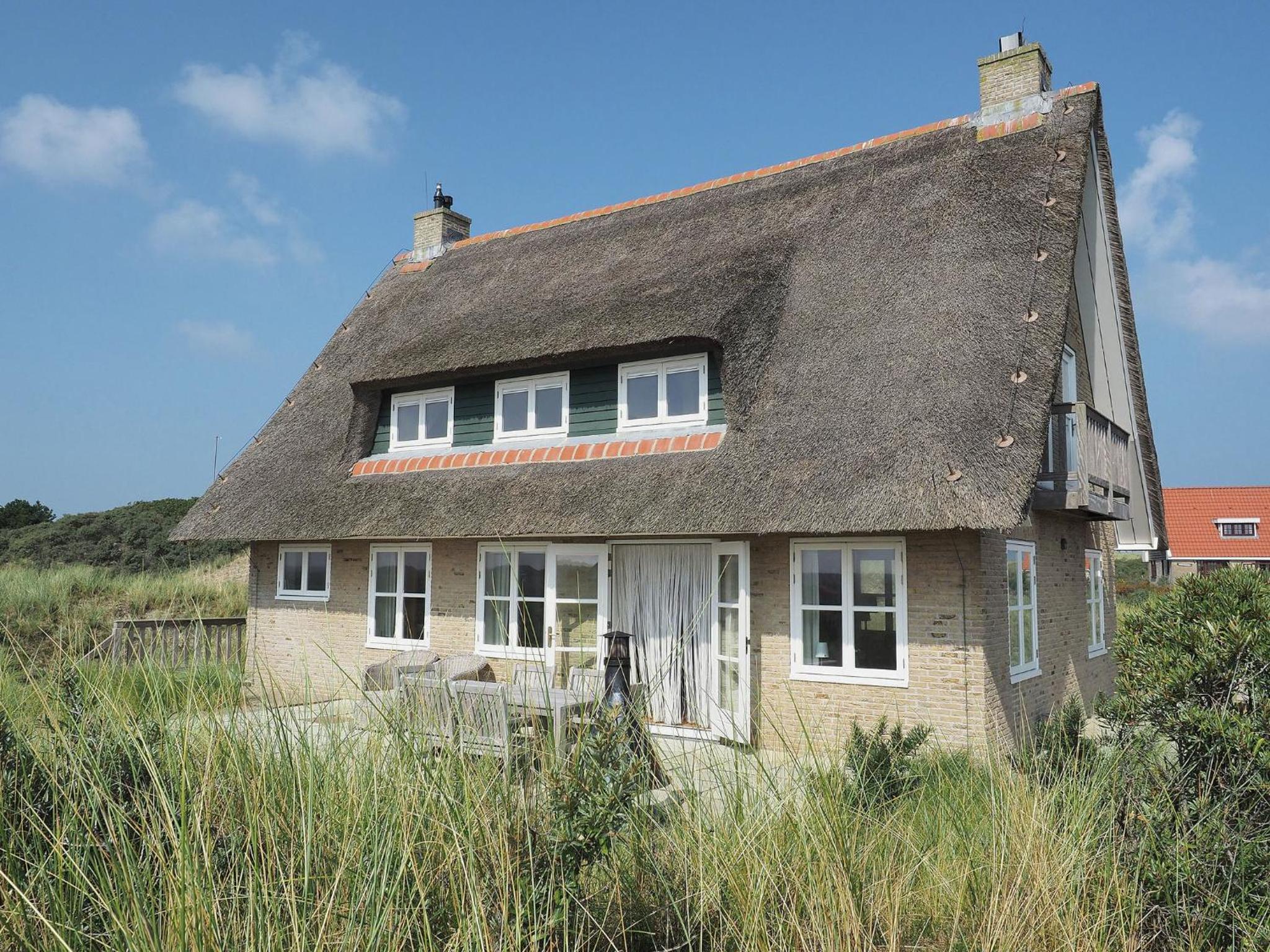 Villa in Midsland near the Sea