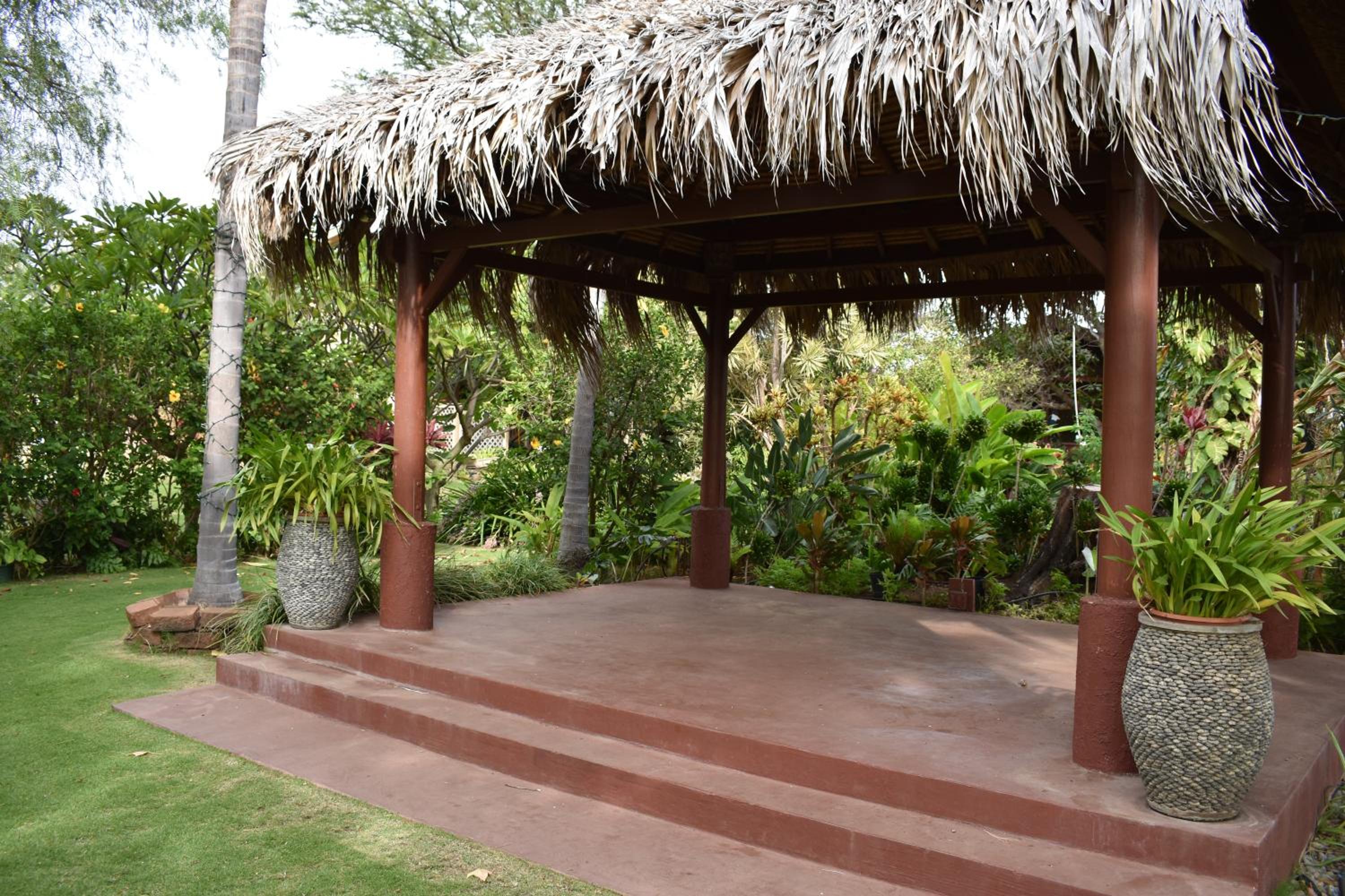 Nona Lani Cottages