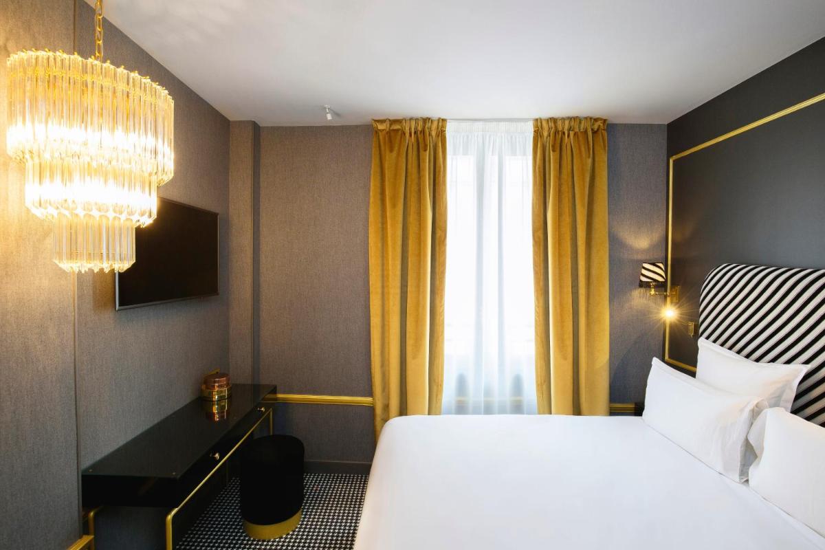 Snob Hotel 11