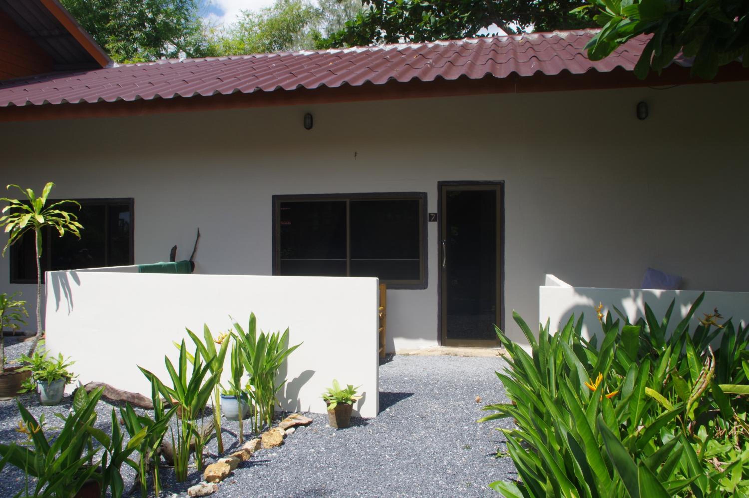 Thai House Beach Resort