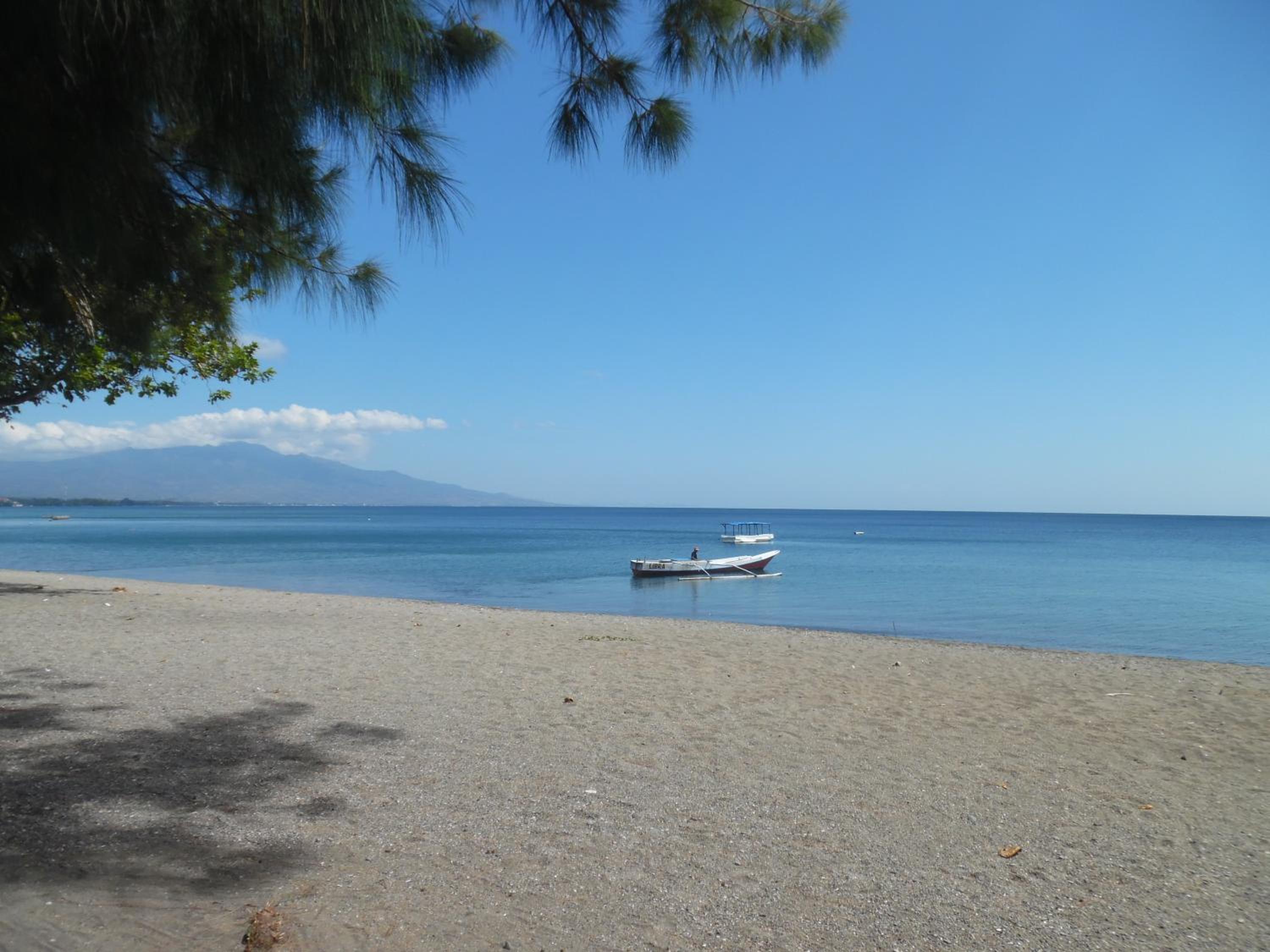 Sea World Club Beach Resort & Dive Center, RESORT THAT SUPPORTS THE POOR view 4