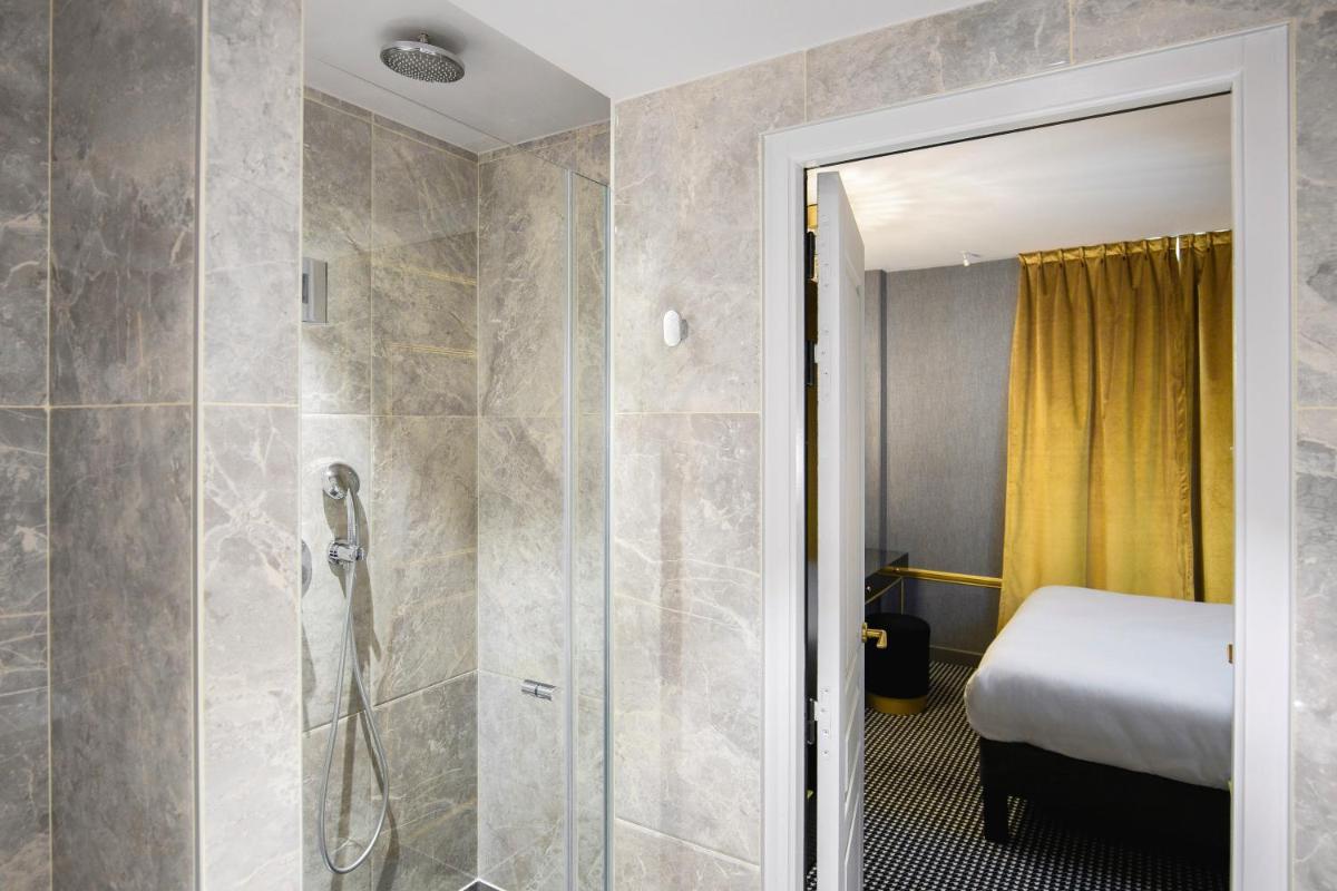 Snob Hotel 19