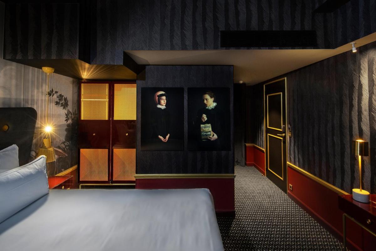 Snob Hotel 9