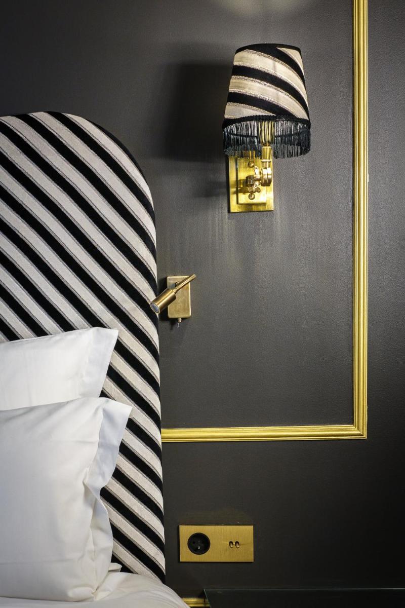 Snob Hotel 8