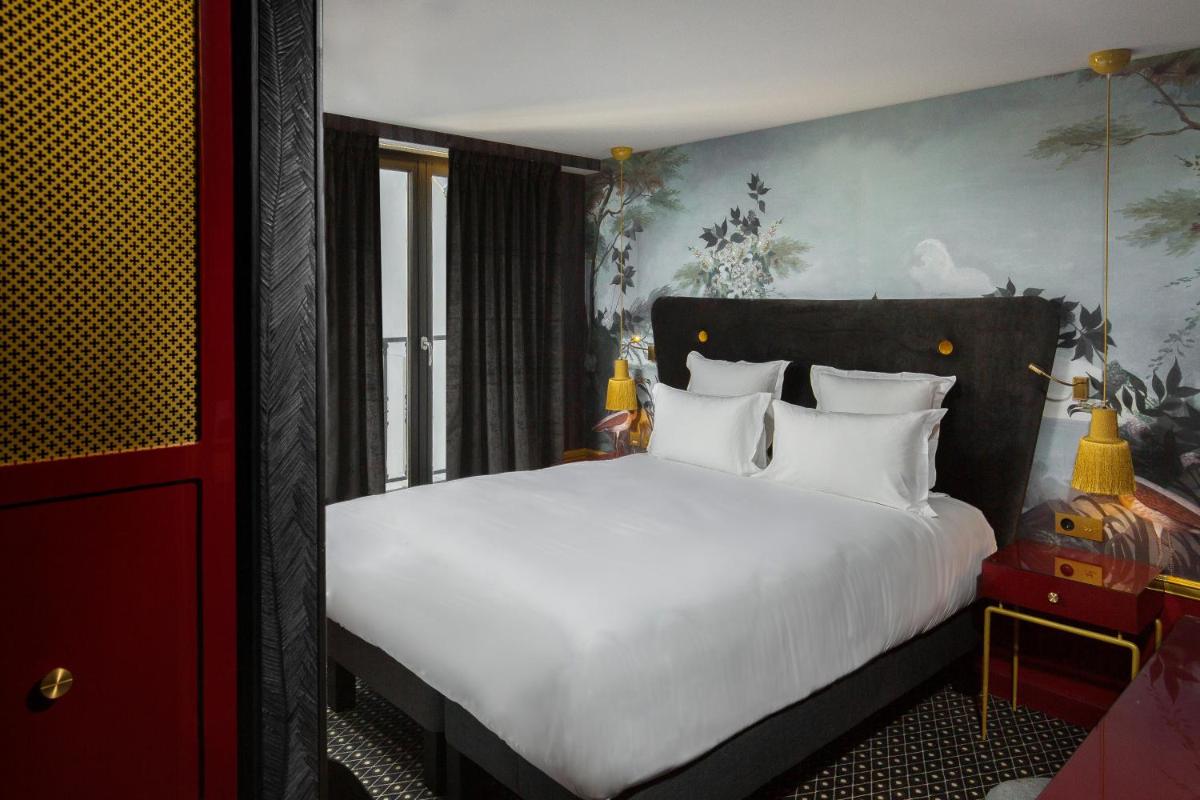 Snob Hotel 40