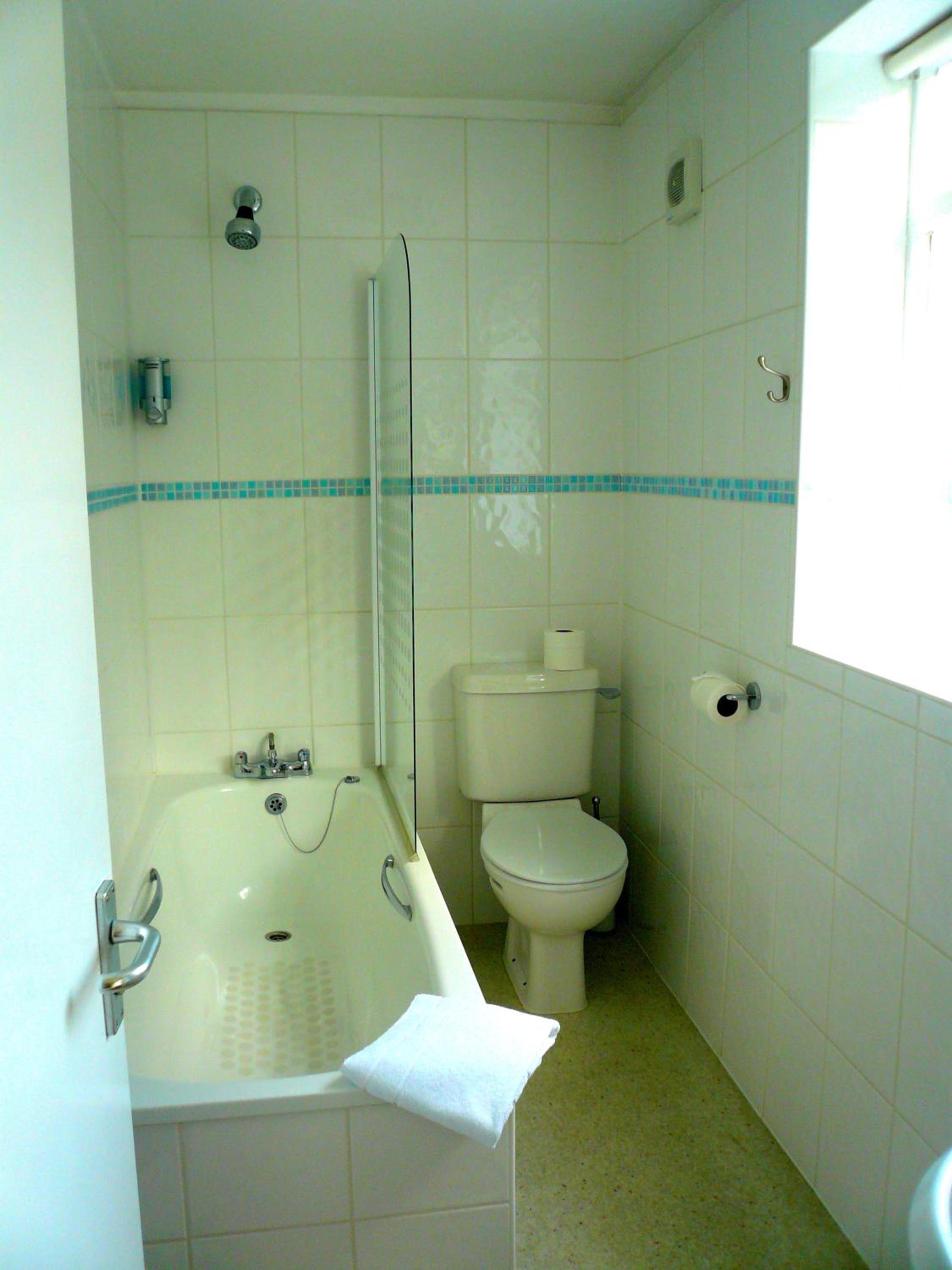 High Wycombe Vacations - Malvern House - Property Image 6