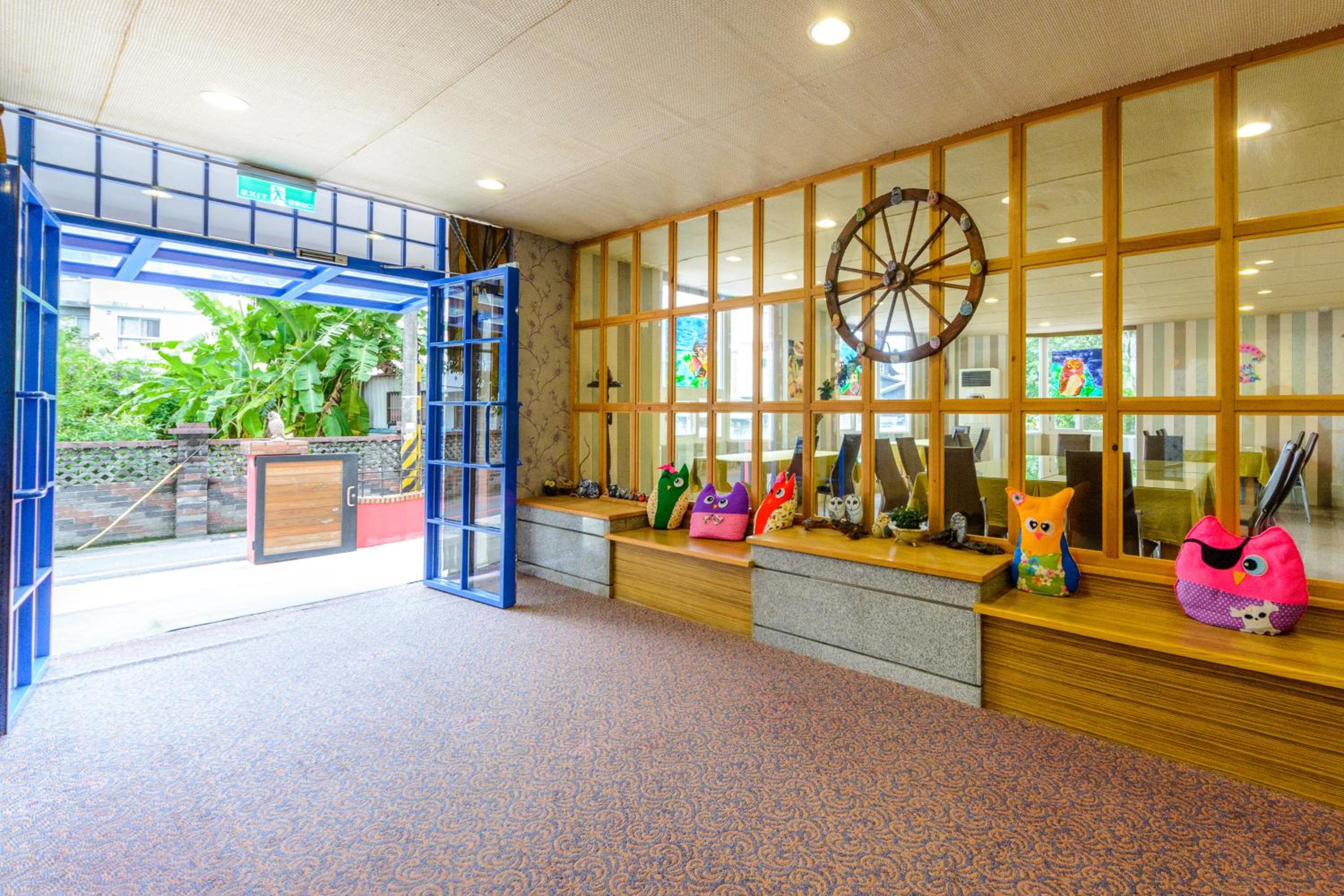 貓頭鷹城堡-停車方便 遊戲室三四公休