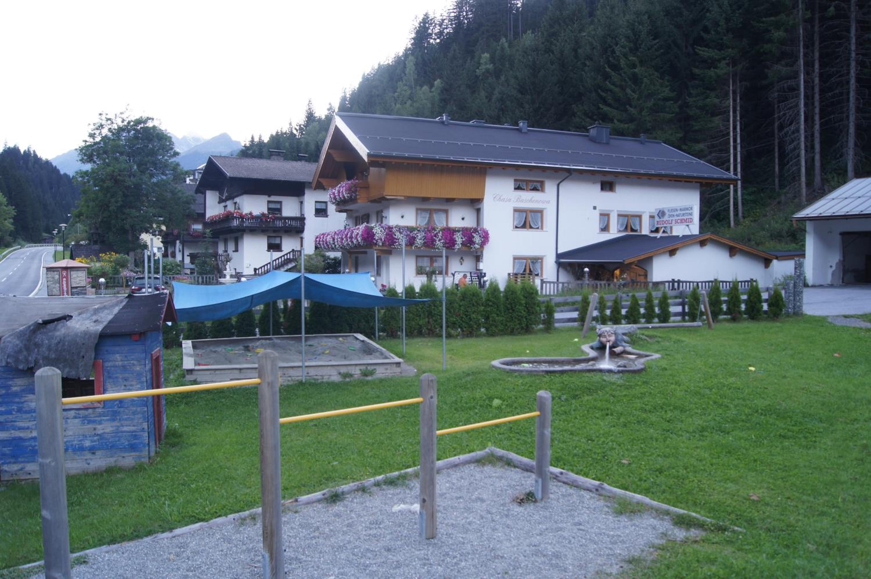Photo 8