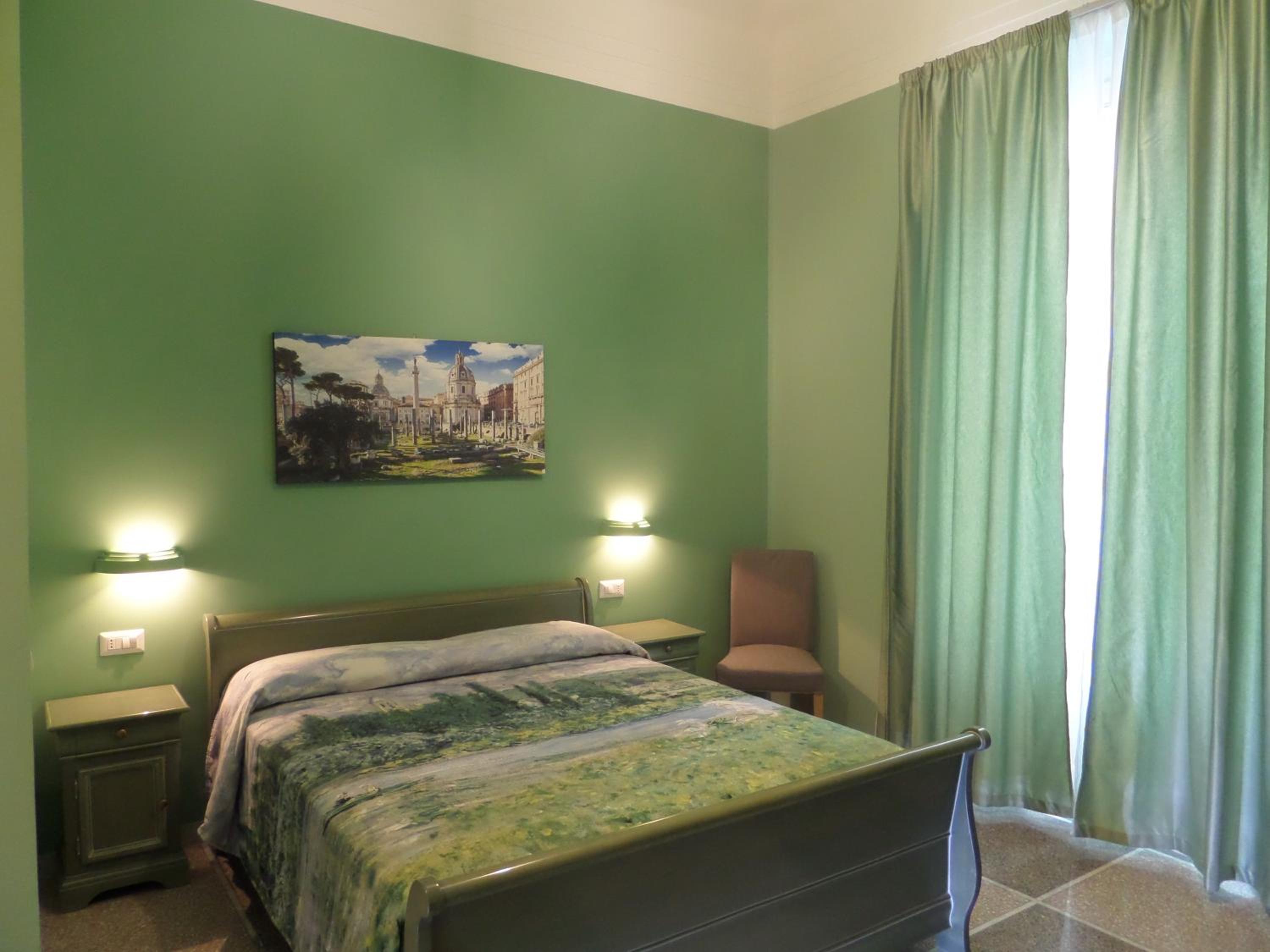 325 Rooms ai Fori