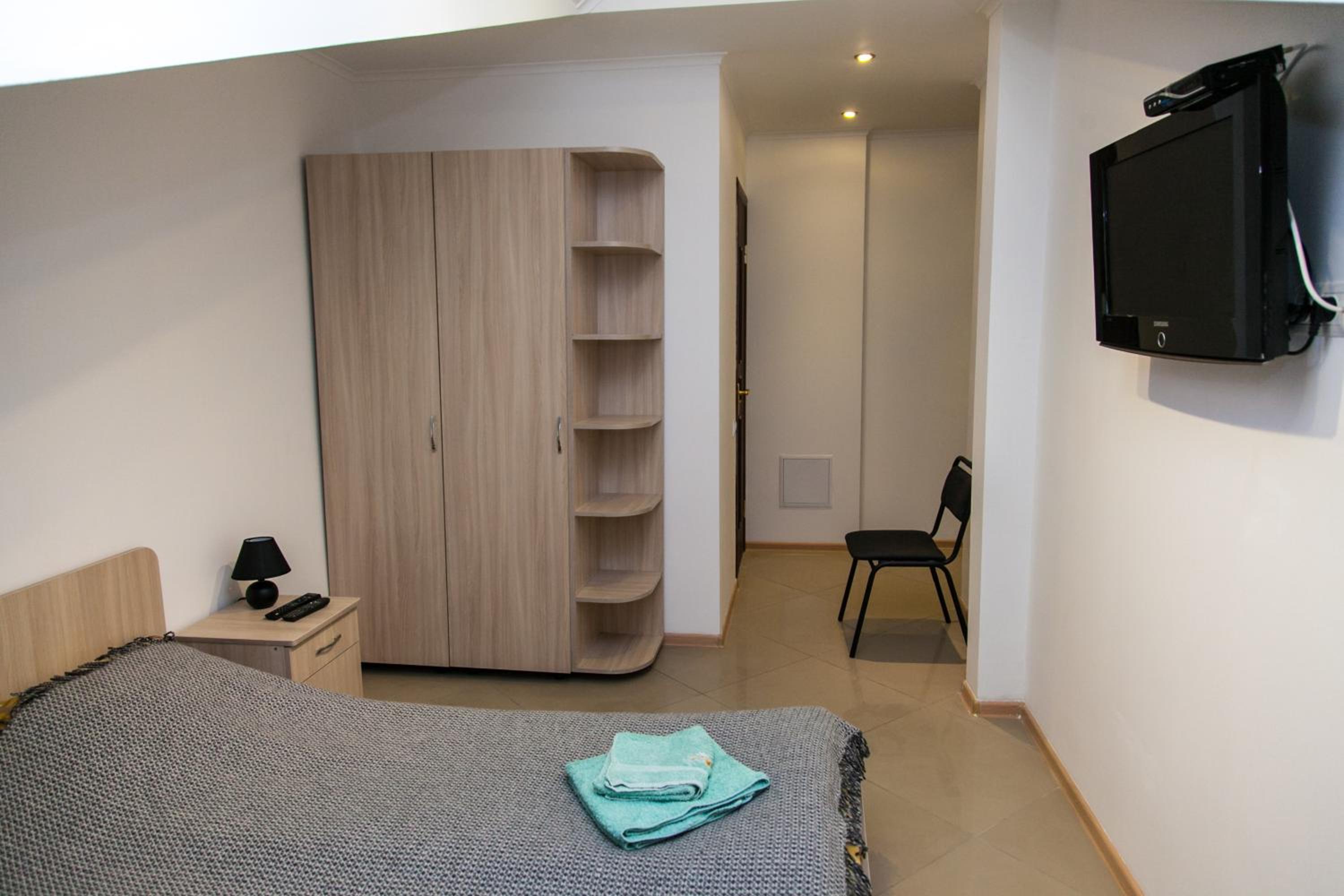Photo 11