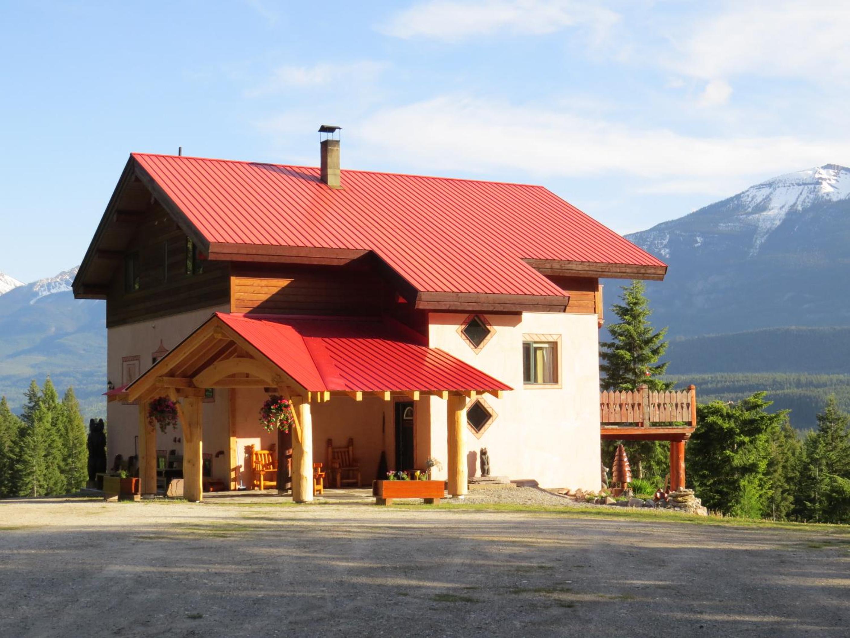 Hotel Tschurtschenthaler Lodge - Image 1