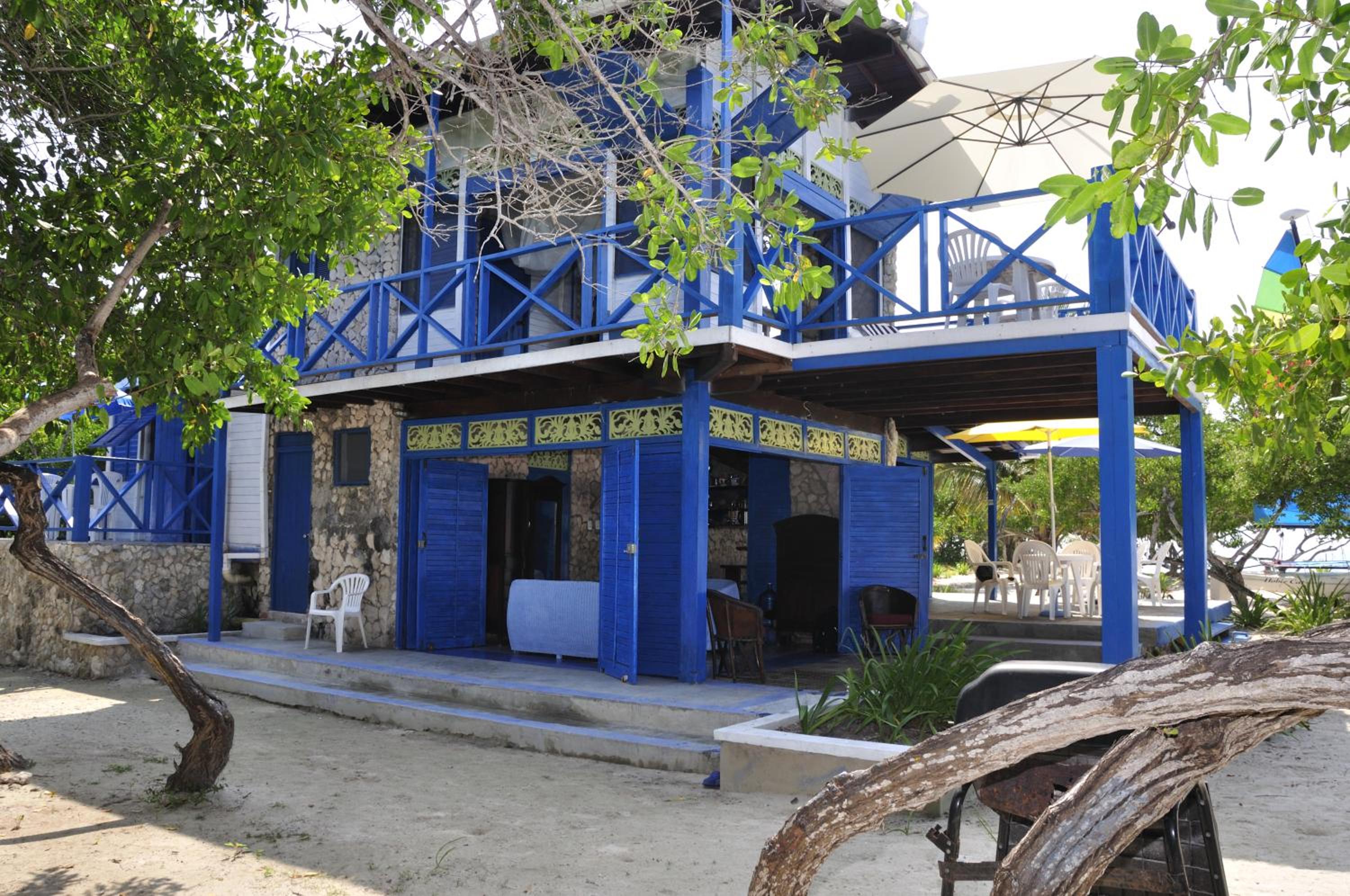 Casa Gaviota Baru Beach House