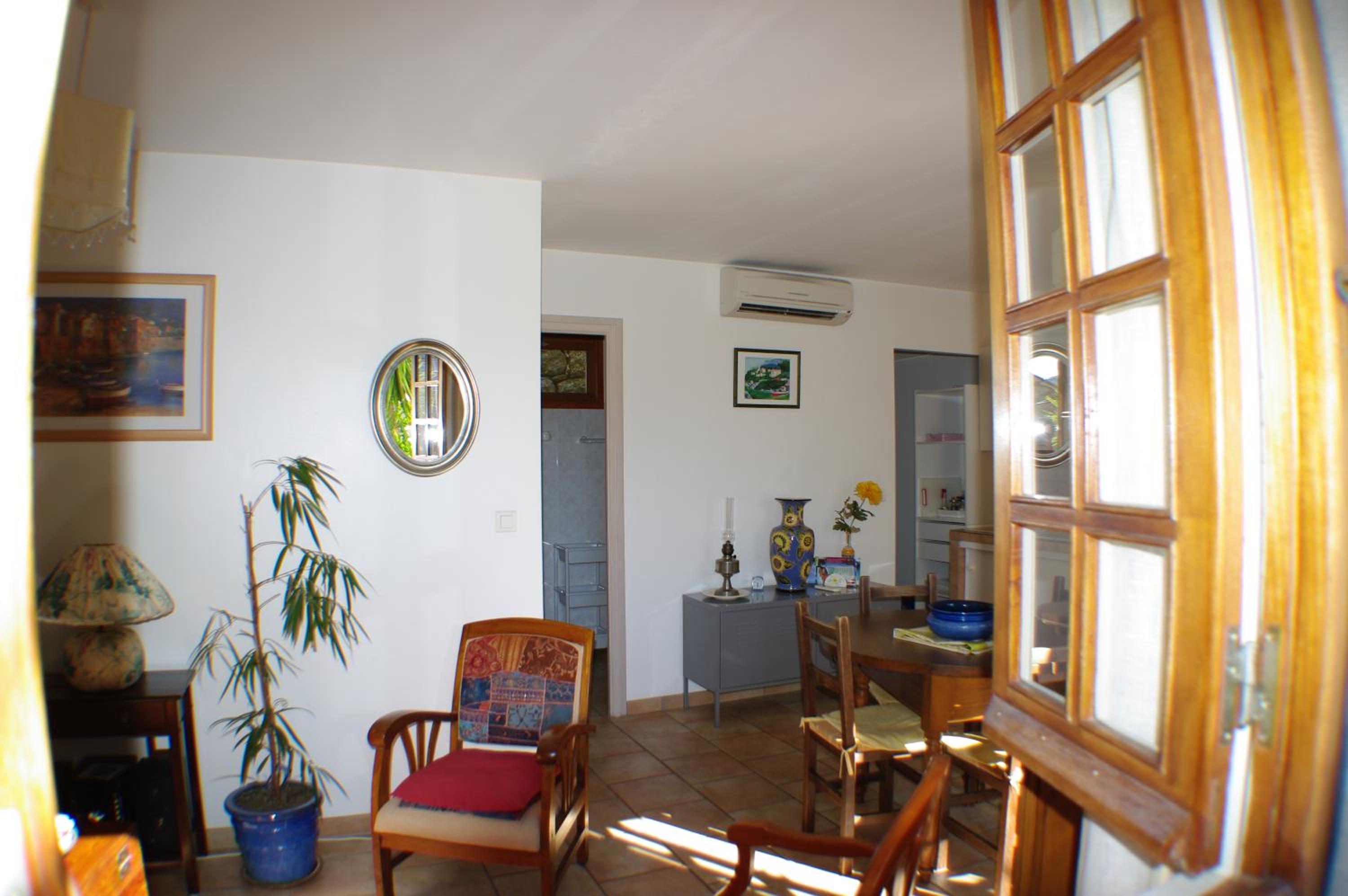 GITE , Maison de vacances avec extérieur et terrasse fleurie meublé tourisme 3 étoiles view 3