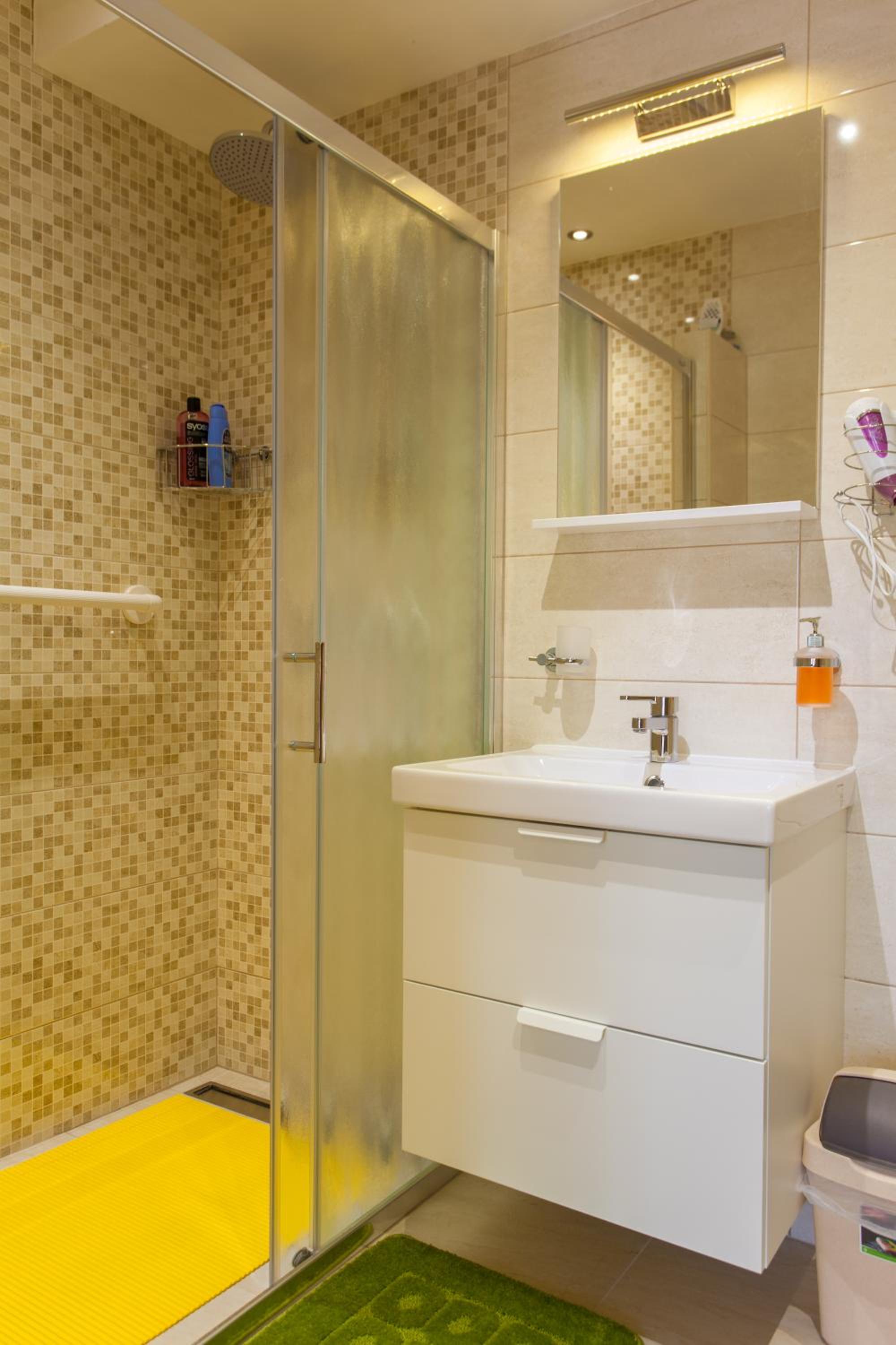 Photo 42