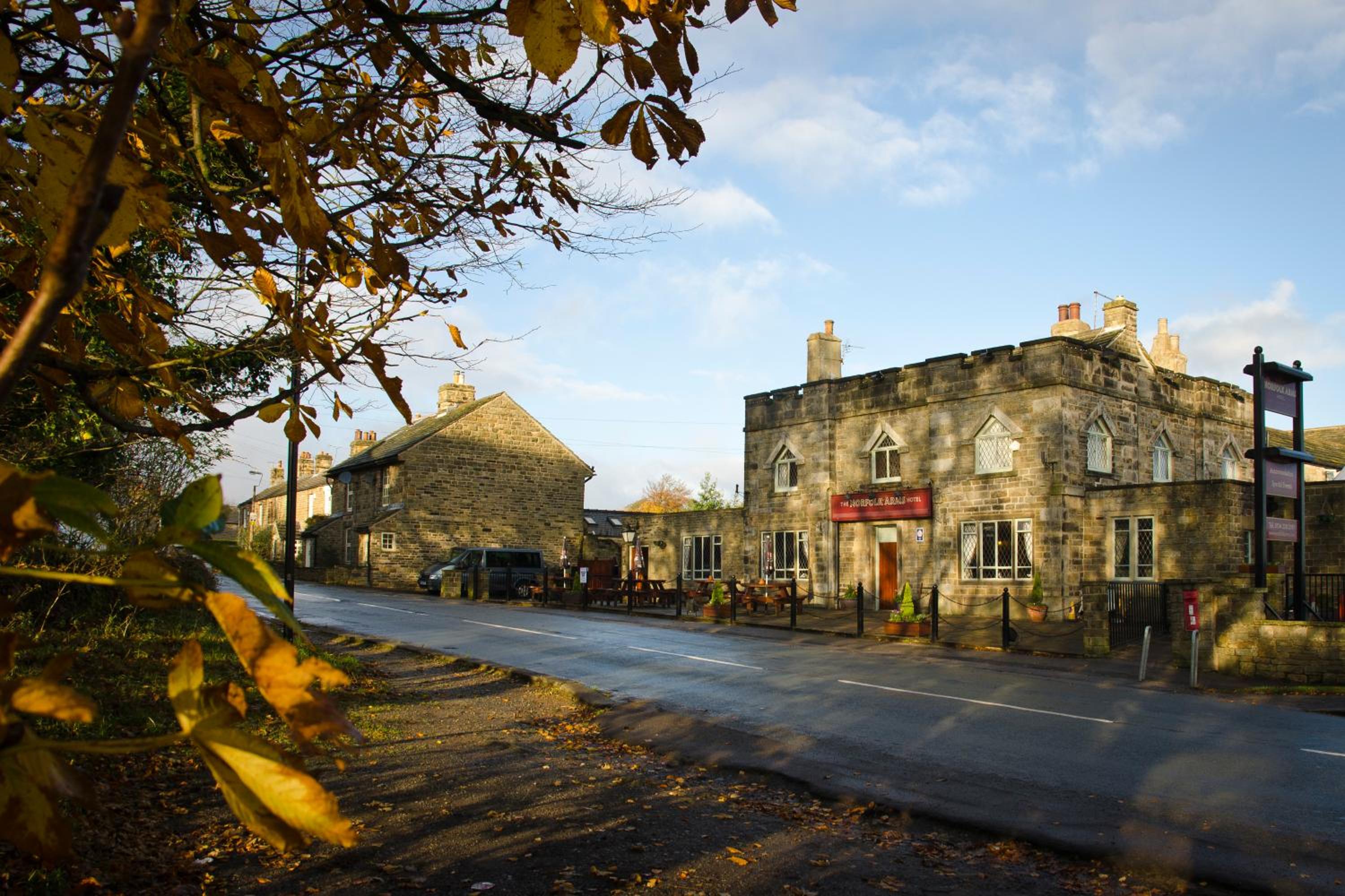 Norfolk Arms Hotel, Ringinglow view 3